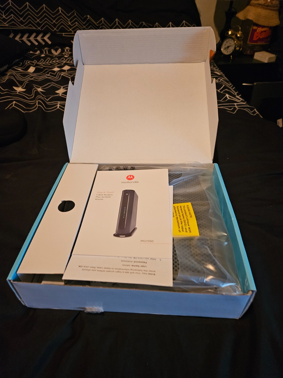 Motorola MG7550 16×4 DOCSIS 3.0 Cable Modem Plus AC1900 WiFi Router NEW OPEN BOX