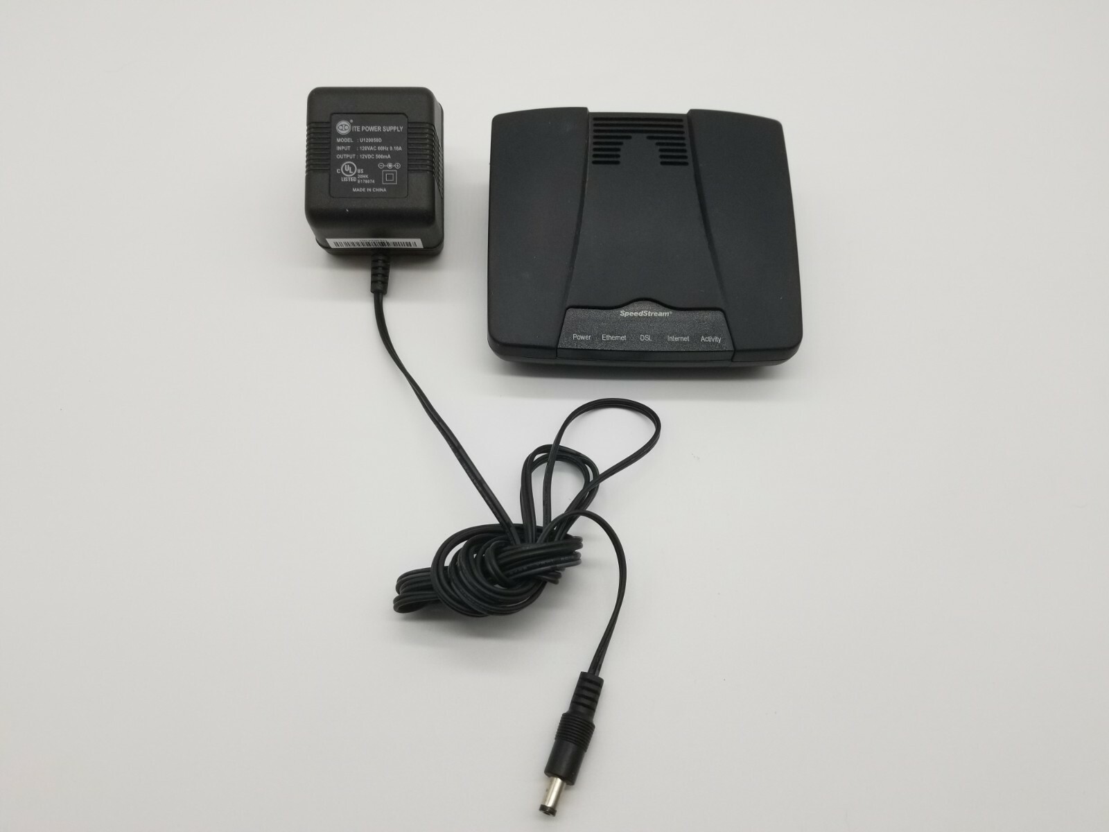 Siemens SpeedStream 4100B Ethernet ADSL Modem 12 VDC 500mA power supply inc.