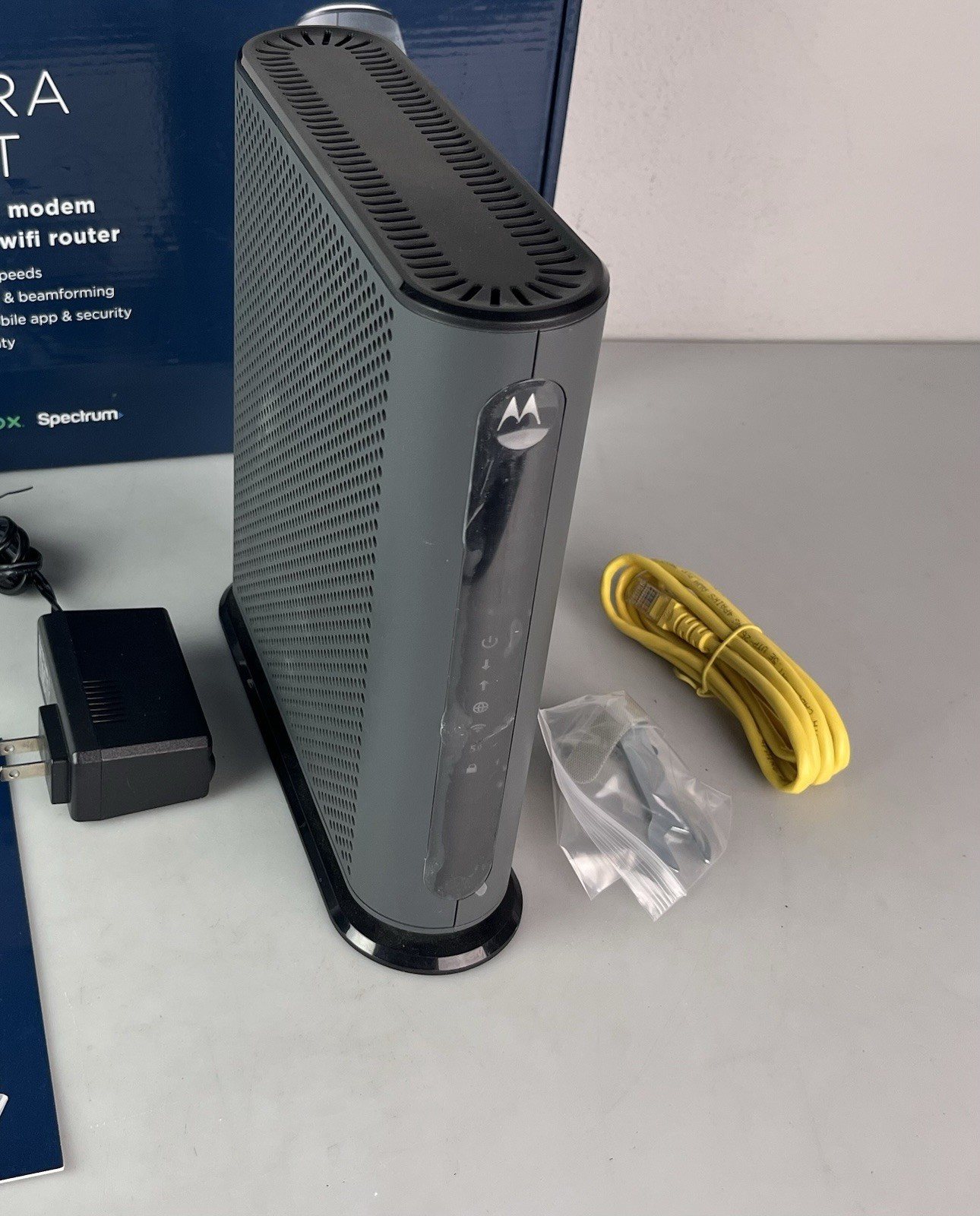 Motorola MG7550 16×4 686 Mbps High Speed ​​Cable Modem AC1900 WiFi Router N12