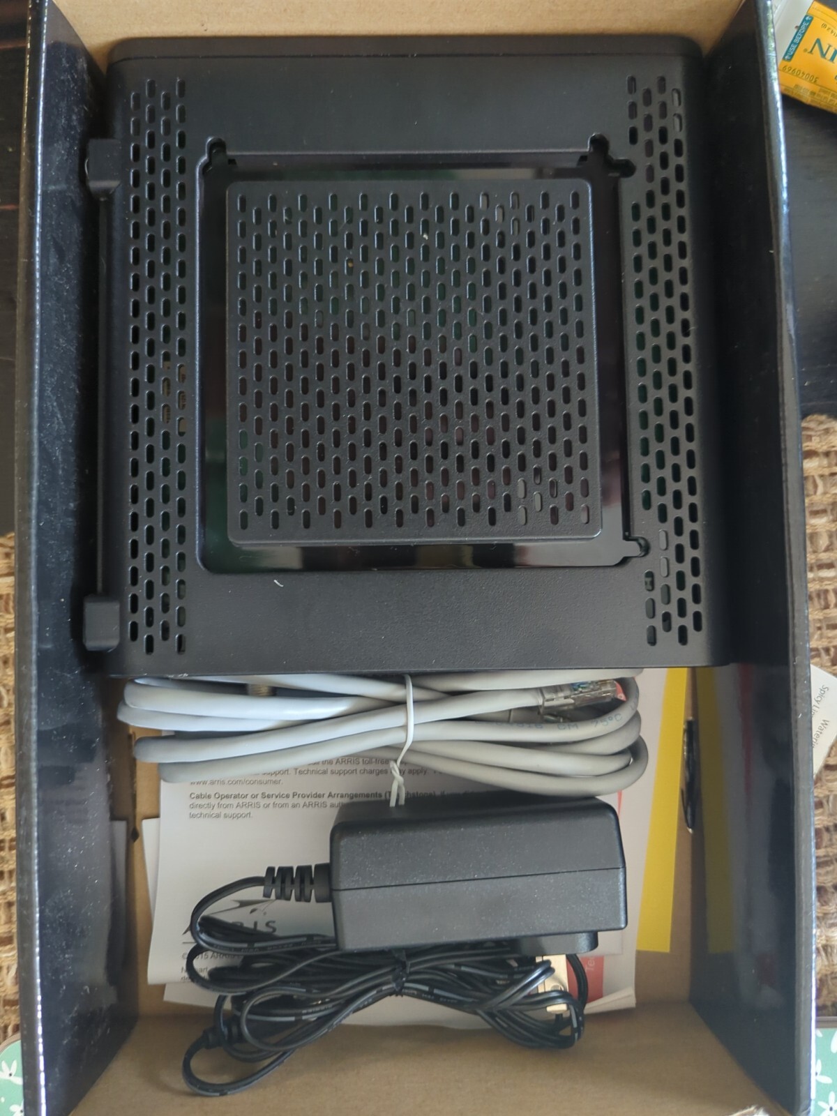 Motorola Arris Surfboard SBG6580 Cable Modem and Wi-Fi Router N300/300 Dual Band