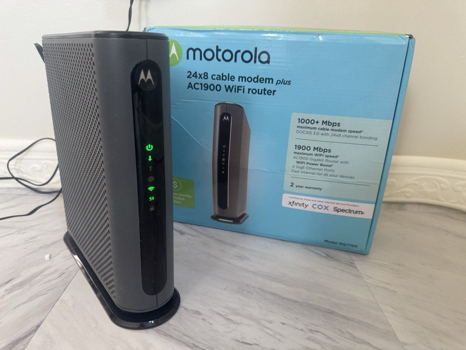 Motorola MG7700 24×8 3.0 Cable Modem + AC 1900 WiFi Router 1GB + Power Adapter