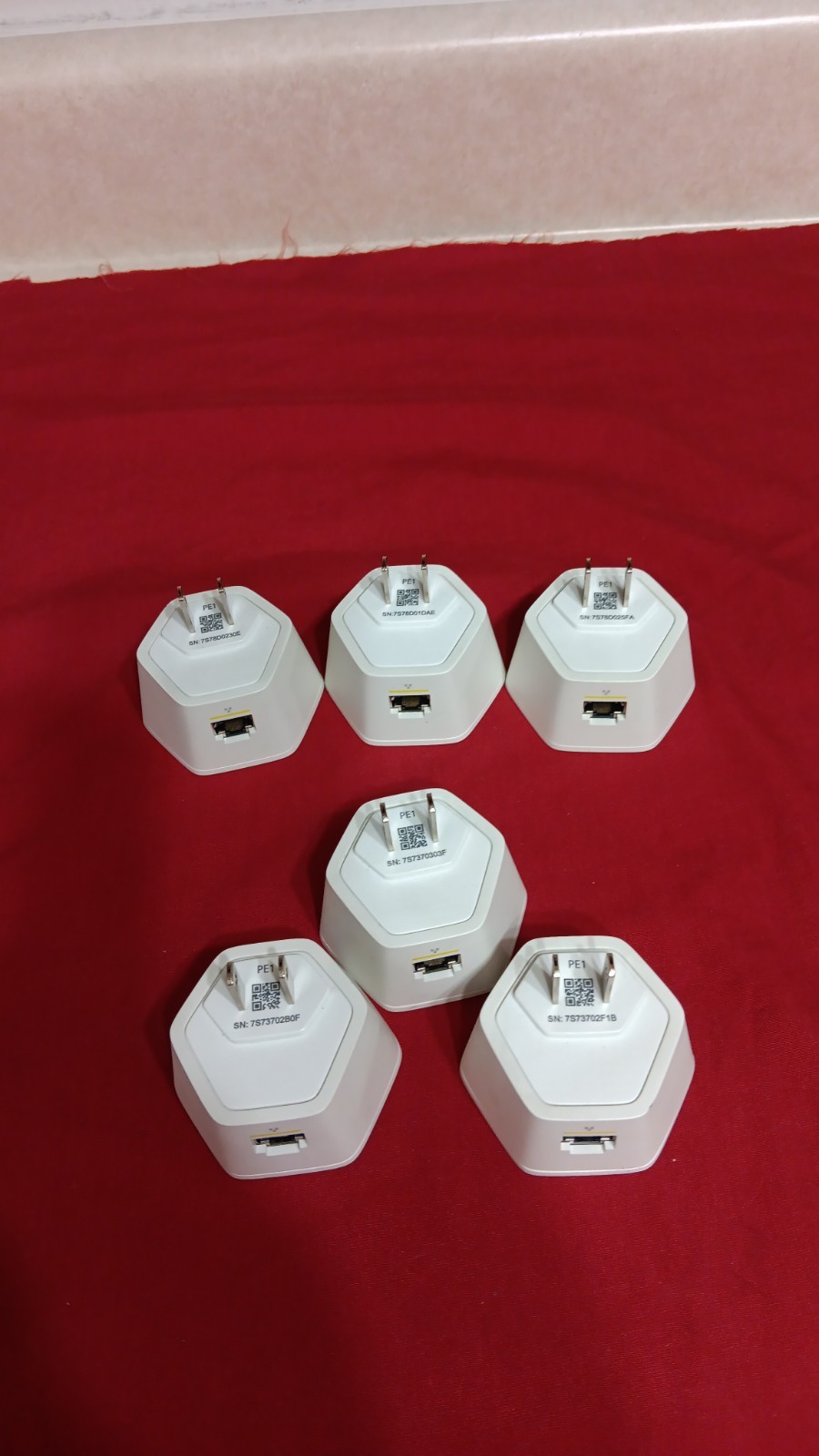 Set Of 3 Xfinity xFi Pods WiFi Network Range Extender, 1st Generation, pE1