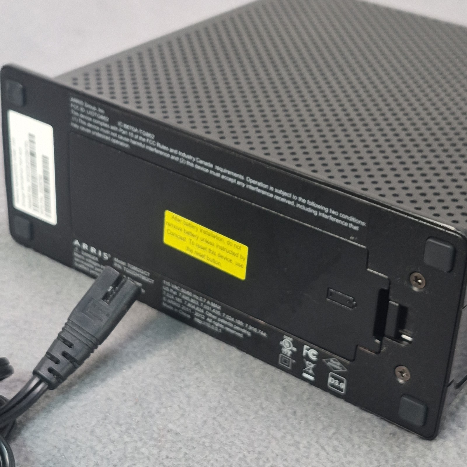 Xfinity Cable Modem Wifi Router Arris TG862G/CT With Power Cord USED