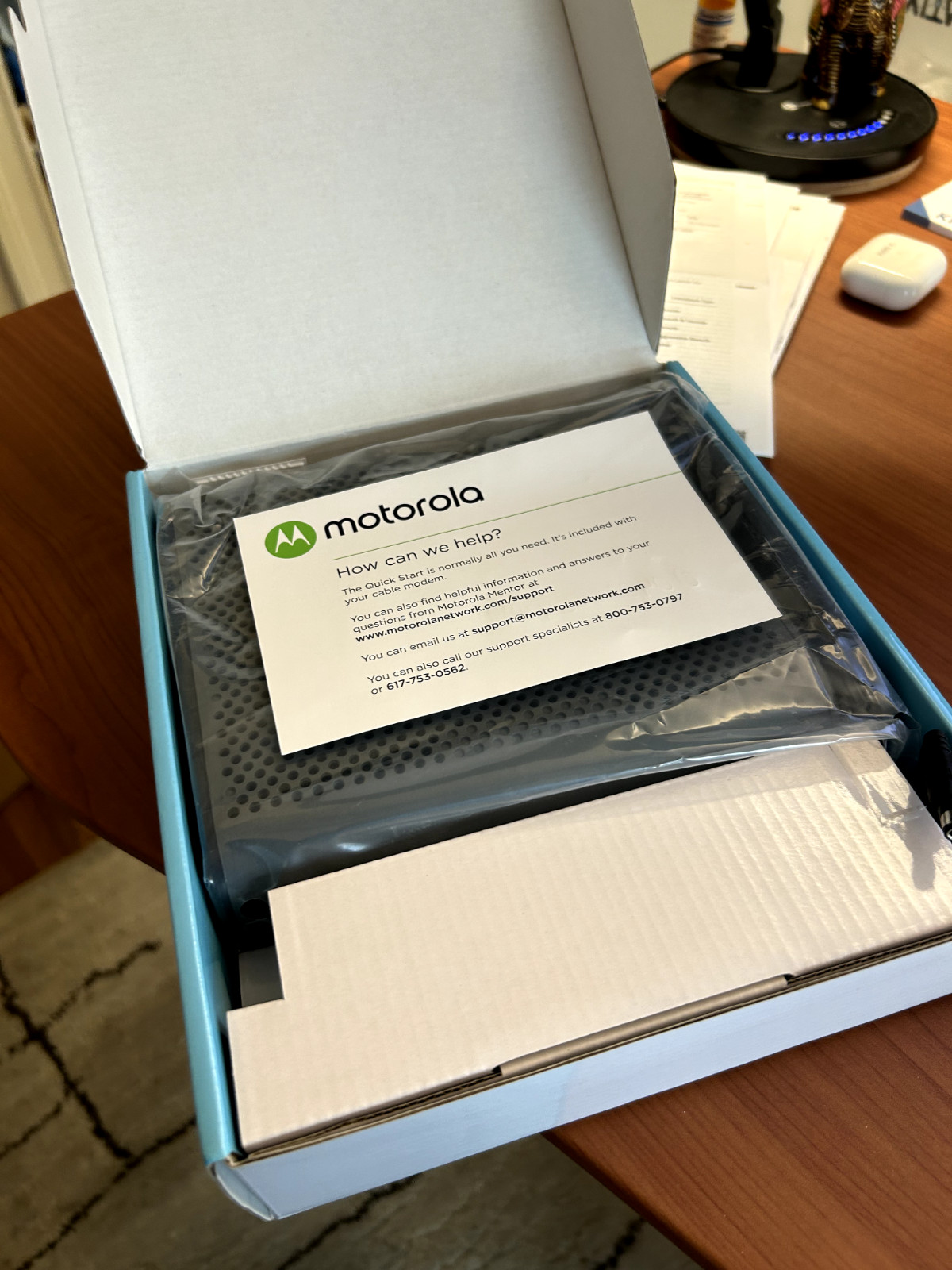 Motorola 24×8 Cable Modem Model MB7621 DOCSIS 3.0 1000+Mbps WiFi Router