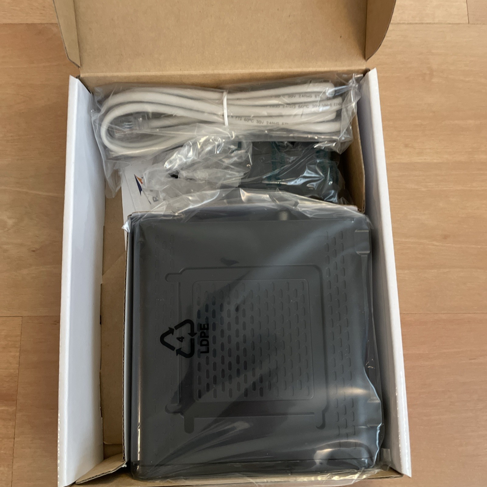 ARRIS SURFboard SB6190 DOCSIS 3.0 Cable Modem 32×8 Gigabit, Open box Never used