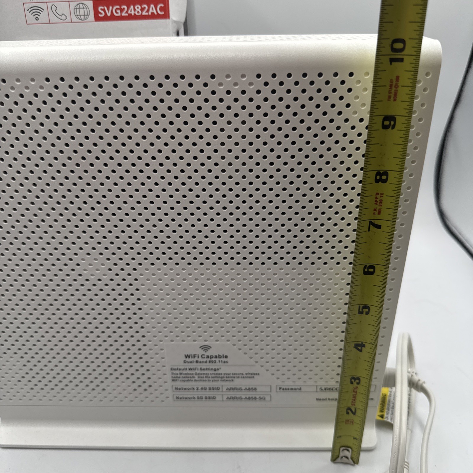 Arris Surfboard Dual Band WiFi Model SVG2482AC Torn Box 960 Mbps 32/8