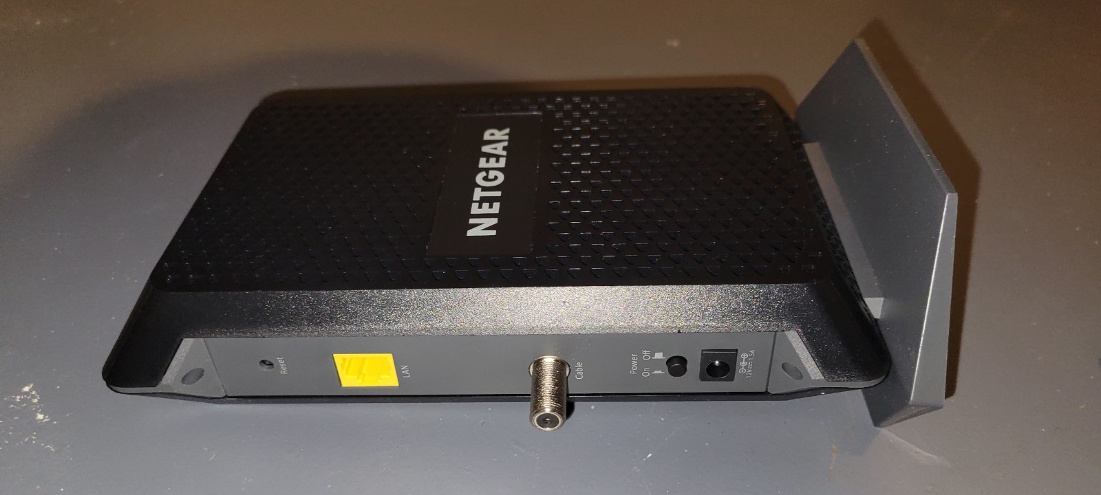 NETGEAR Cable Modem CM1000V2 Docsis 3.0. BRAND NEW / RARELY USED. FAST SHIPPING.