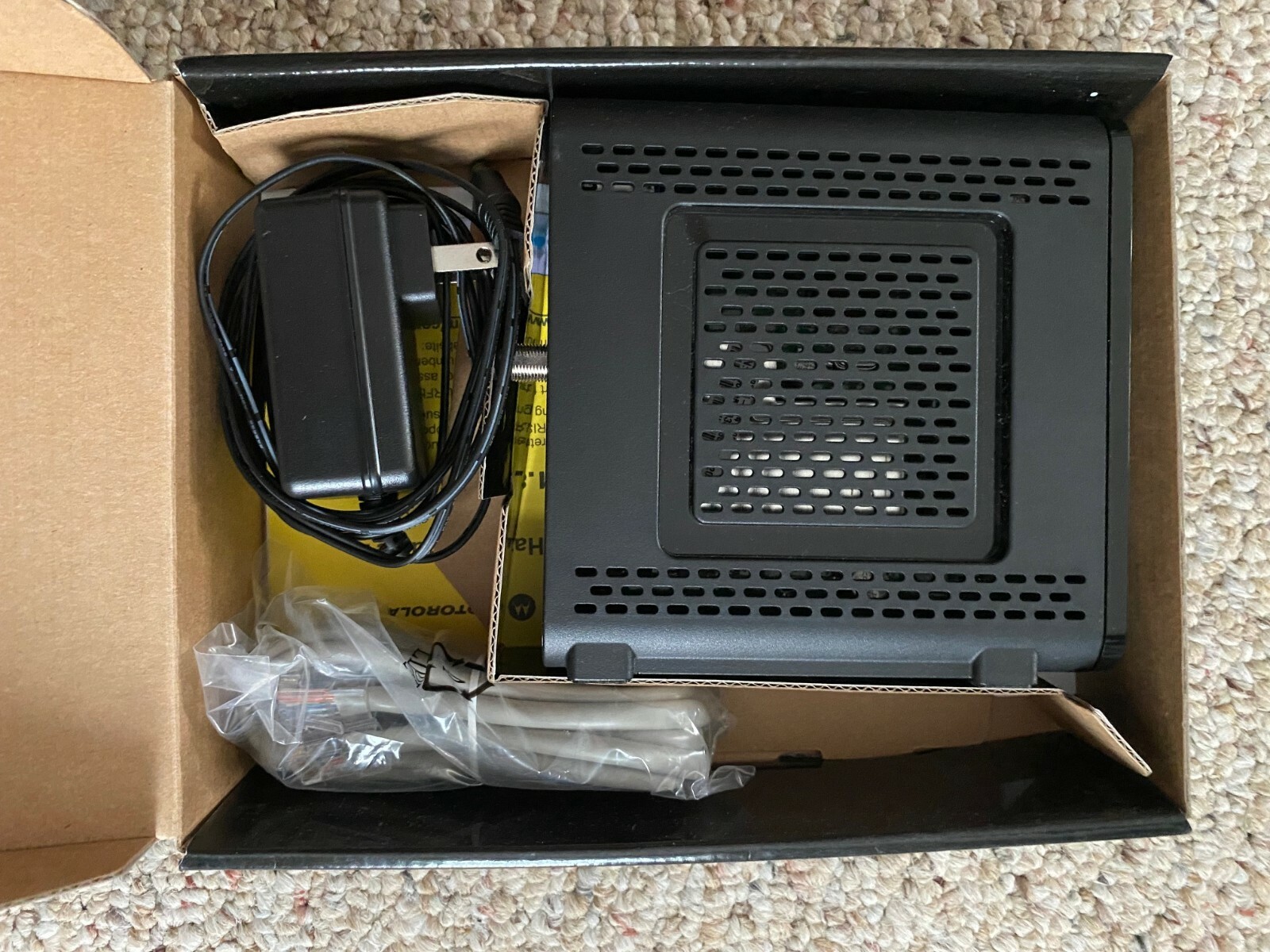 Motorola SURFboard SB6121 (575319-019-00) Up to 172Mbps