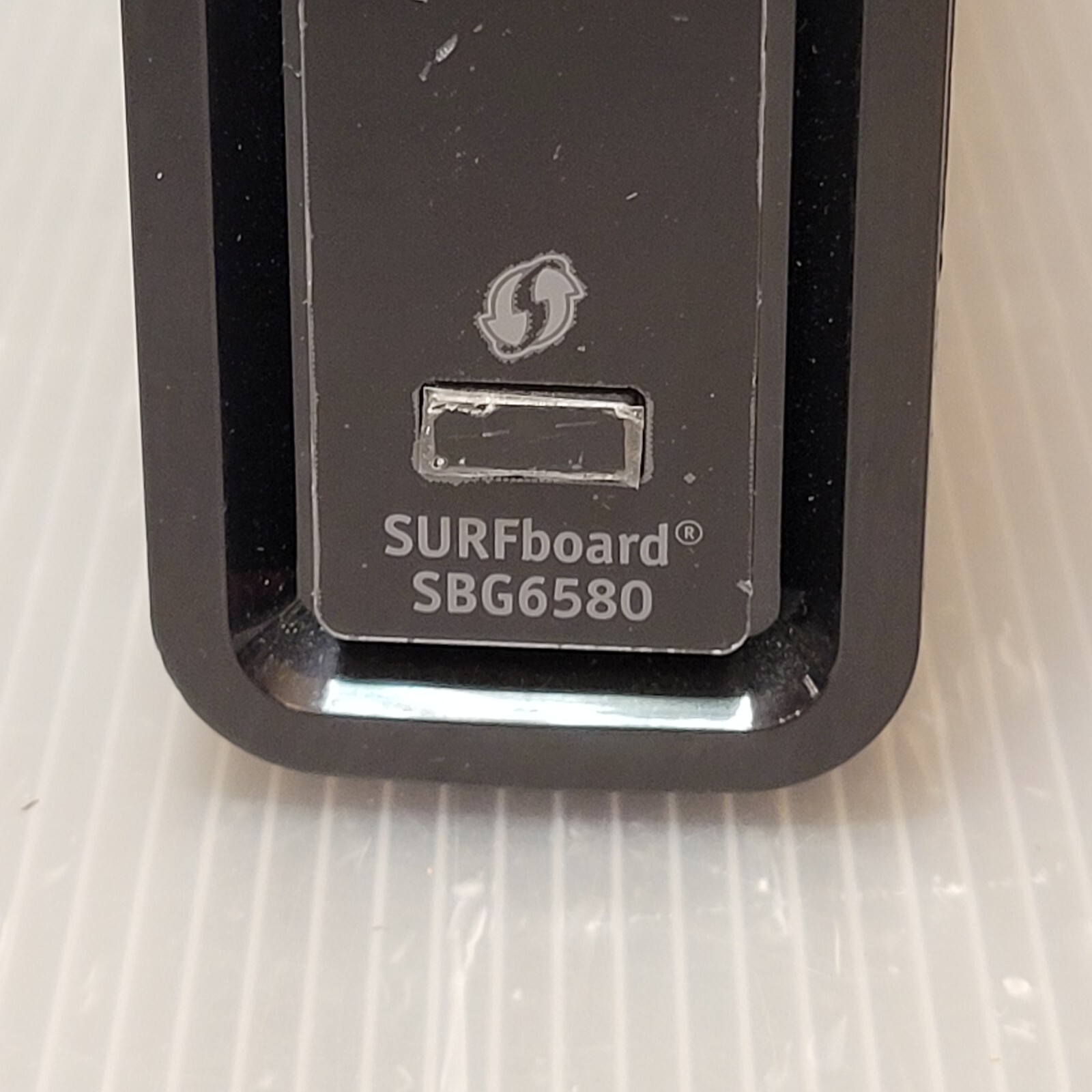 Motorola SBG6580 DOCSIS 3.0 Wireless Cable Modem Router w/ 2 Network Cables