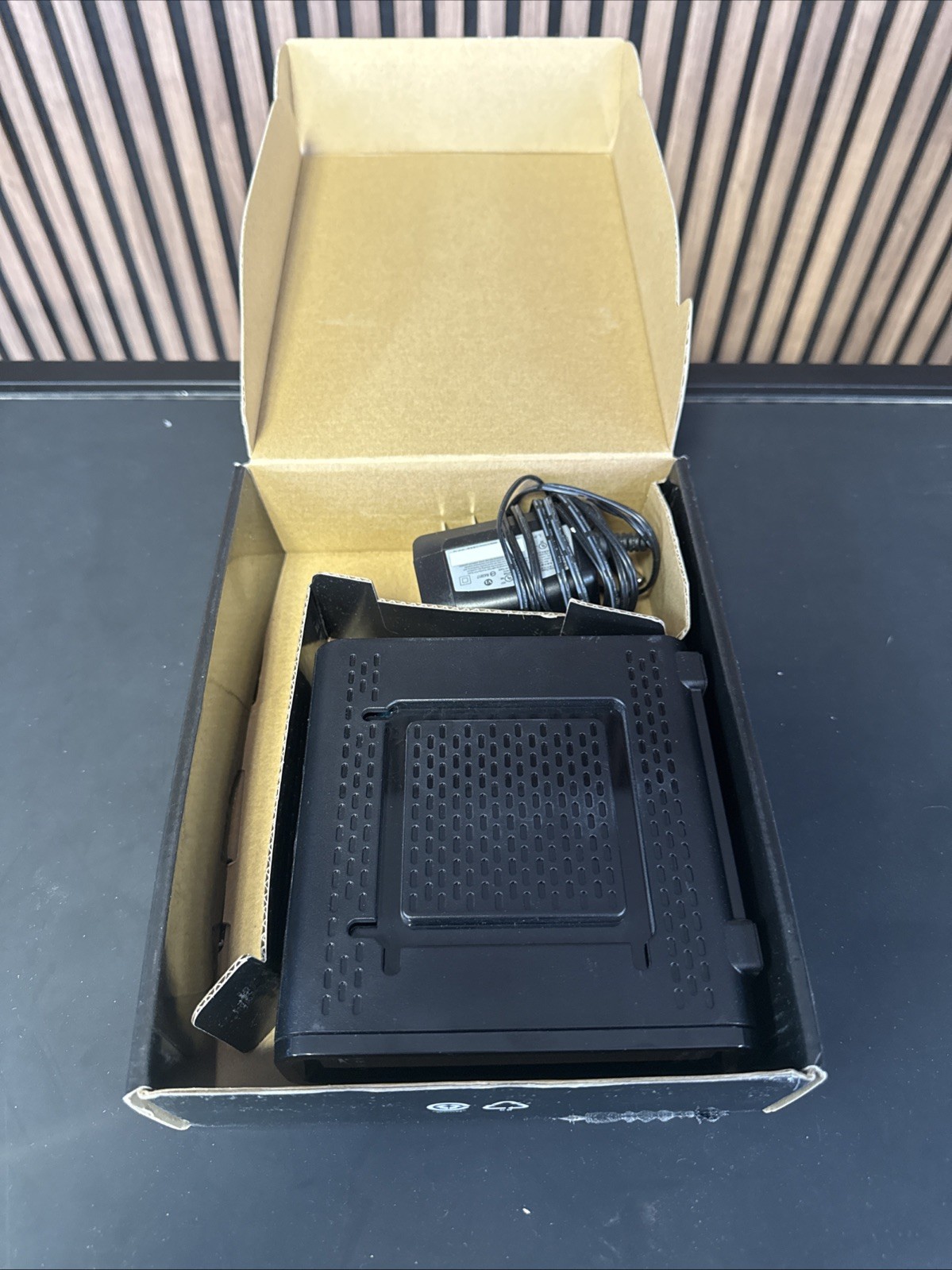 Arris Surfboard SB6190 1.4 GBPS DOCSIS 3.0 32X8 Cable Modem
