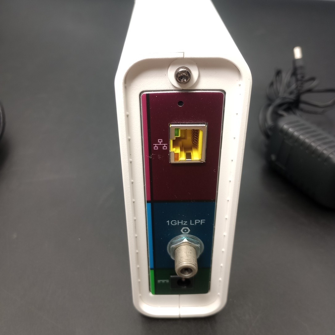ARRIS SURFboard SB6190 DOCSIS 3.0 Cable Modem READ & SEE PHOTOS