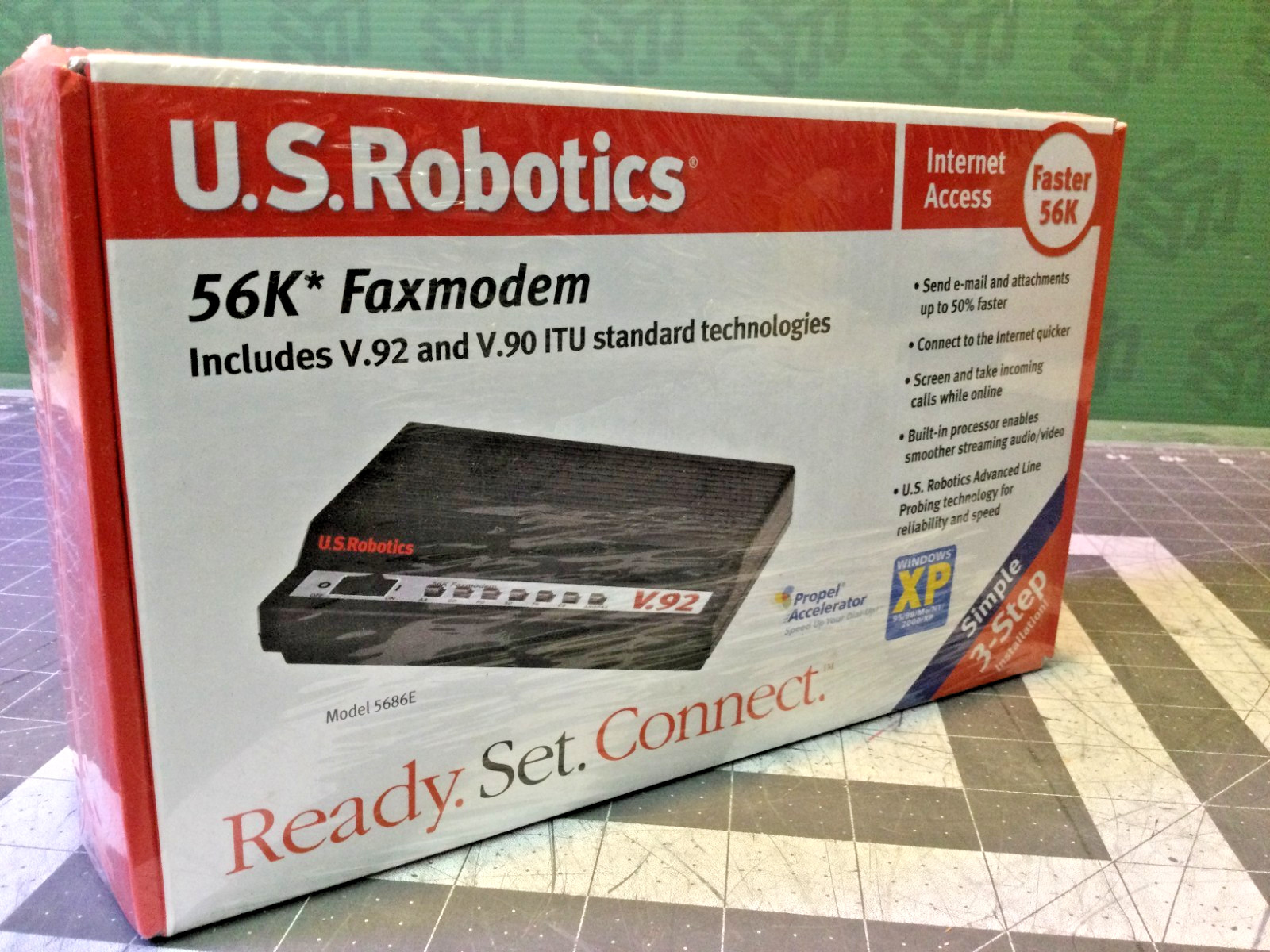 U.S. Robotics USR5686E 56K V.92 External Serial Faxmodem New Sealed Box