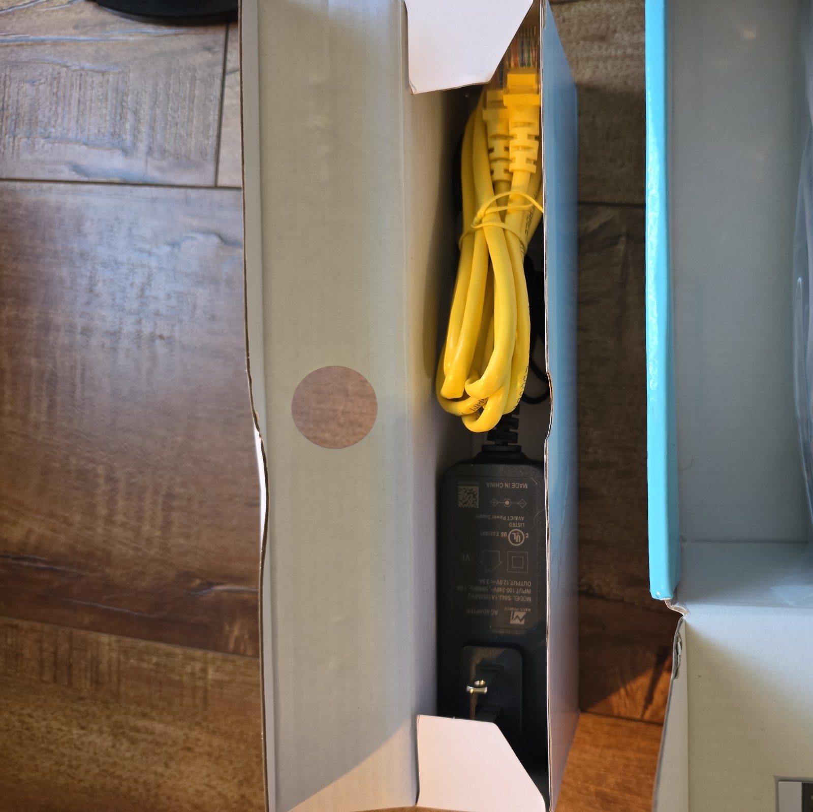 Motorola MG8702 DOCSIS 3.1 Cable Modem with Gigabit Router