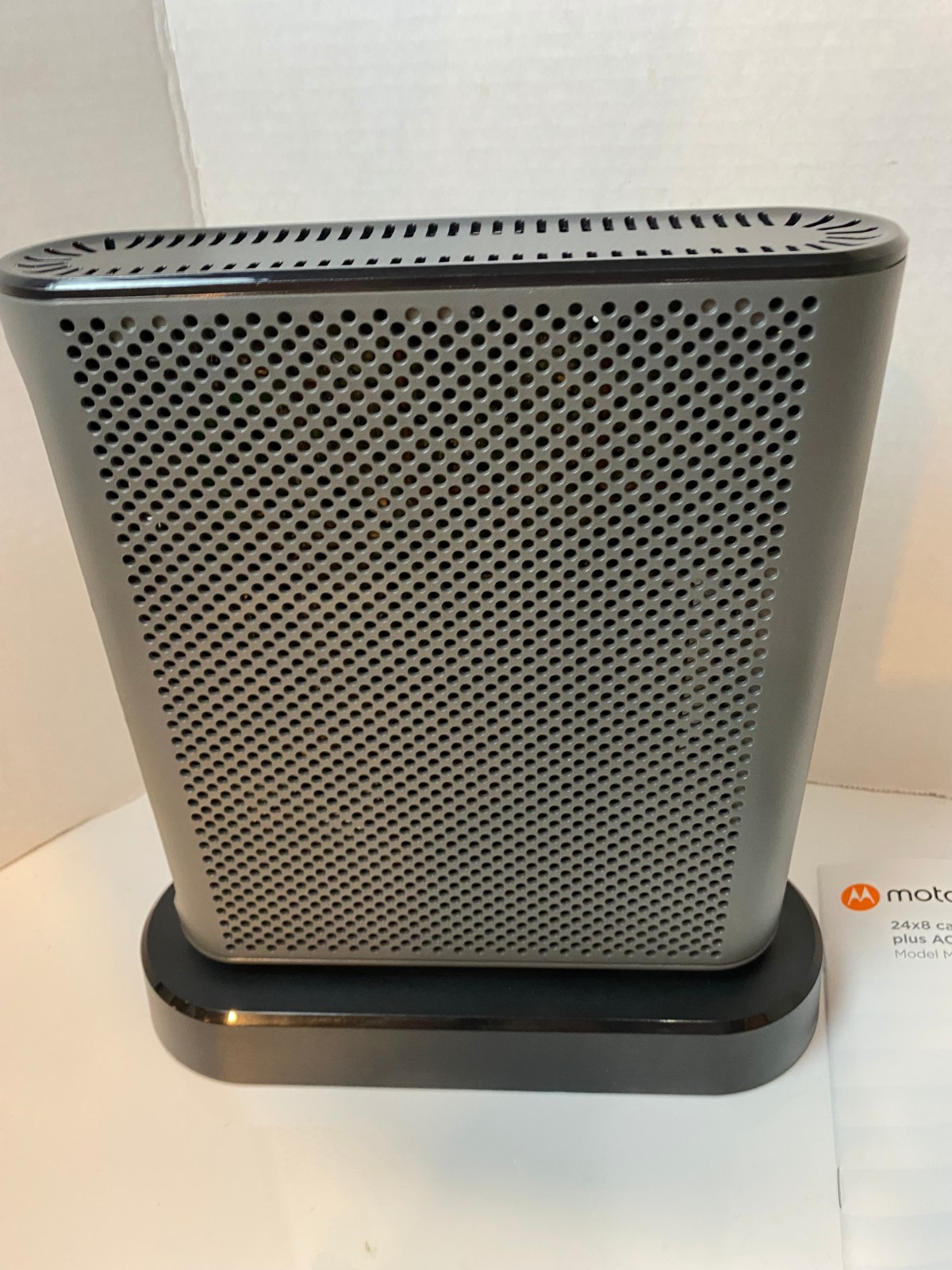Motorola MT7711 24X8 Cable Modem and AC1900 Dual Band Wi-Fi Gigabit Router 2…