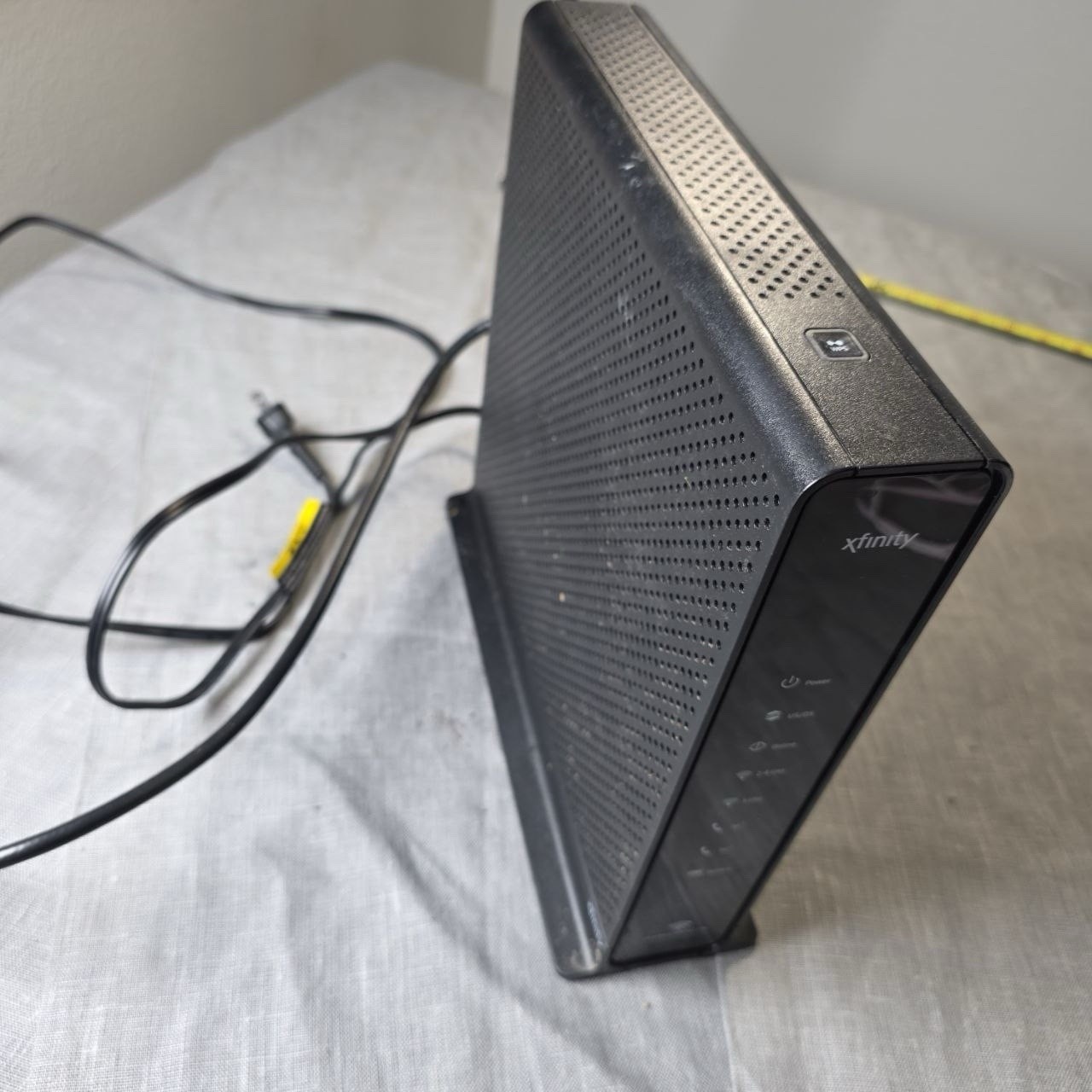 Arris TG1682G Xfinity Dual Band WiFi Cable Modem Router DOCSIS 3.0
