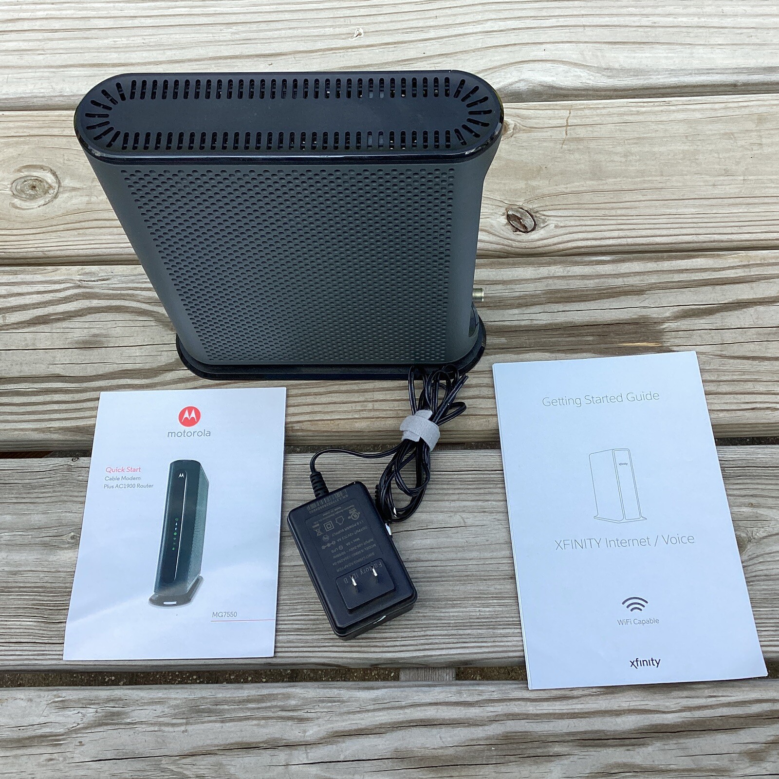 MOTOROLA CABLE MODEM PLUS WIFI ROUTER DOCSIS 3.0 16X4 AC1900 MG7550 POWER BOOST