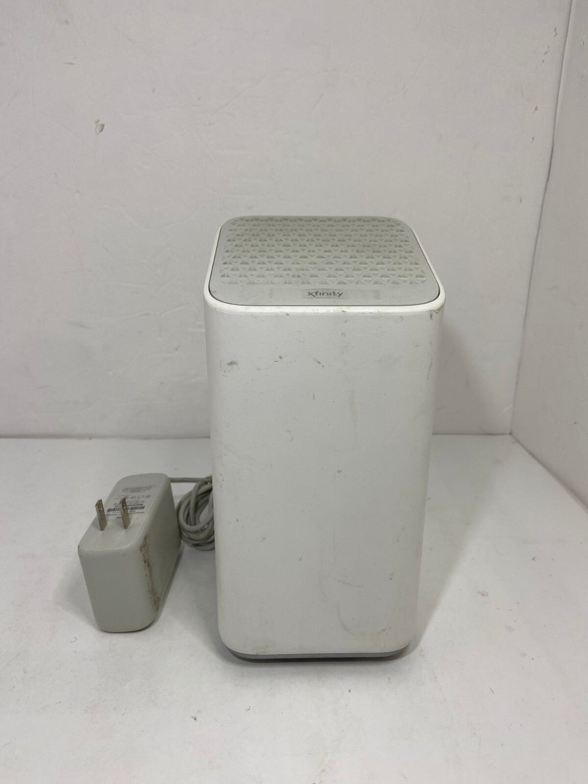 🌊 Xfinity XFi Gateway Modem Plus Router TG02DCW4482CT + AC Adapter Powers On