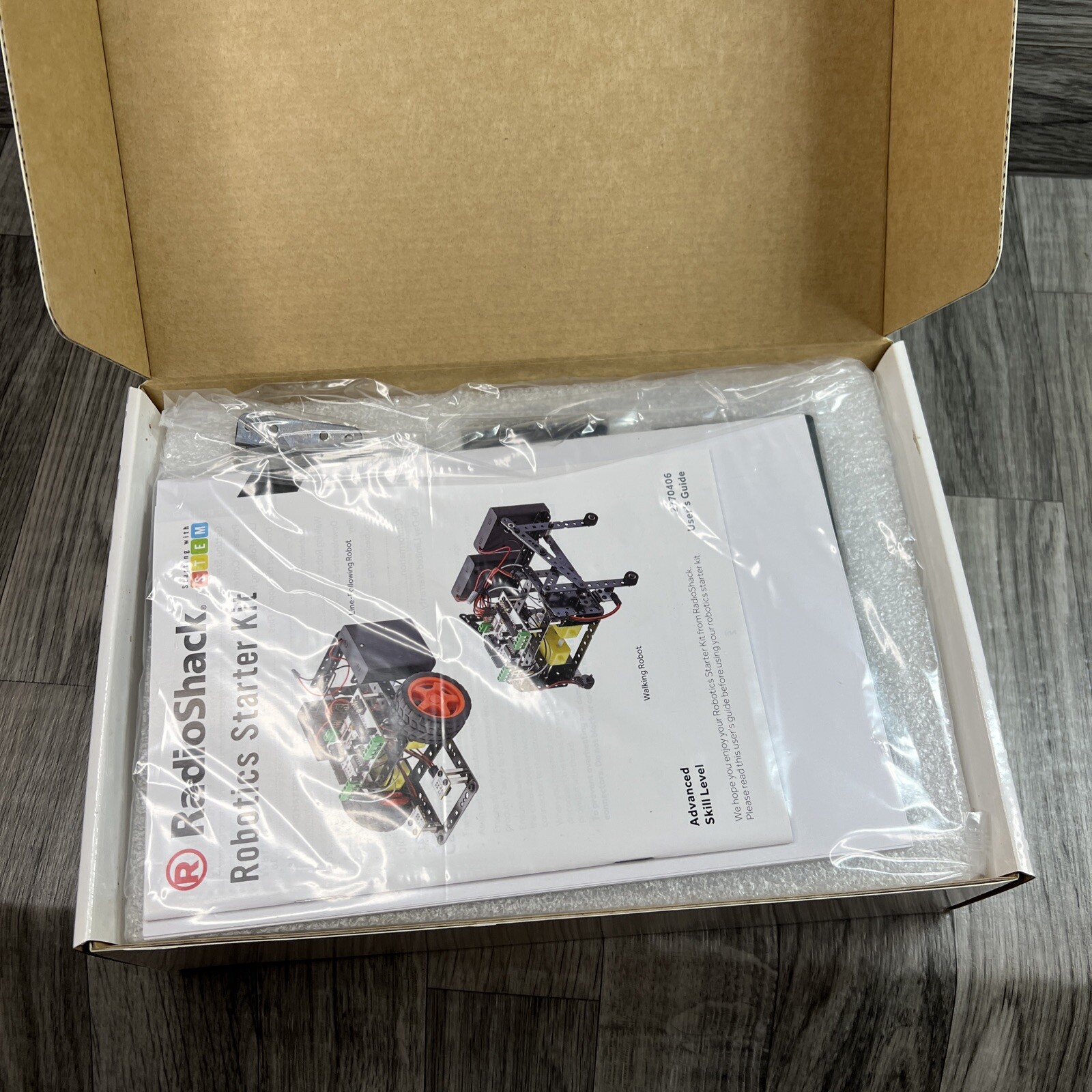 Radio Shack Make: It robotics starter Kit 2770168 & Project Kit 2 2770170 Bundle