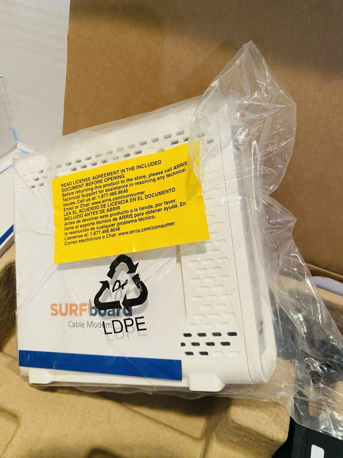 New ARRIS SURFboard SB8200 DOCSIS 3.1 Cable Modem White