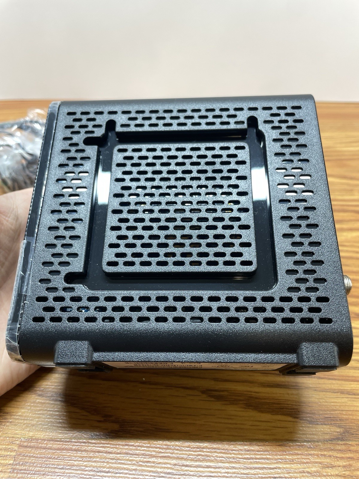 ARRIS Touchstone CM8200A DOCSIS 3.1 Cable Modem