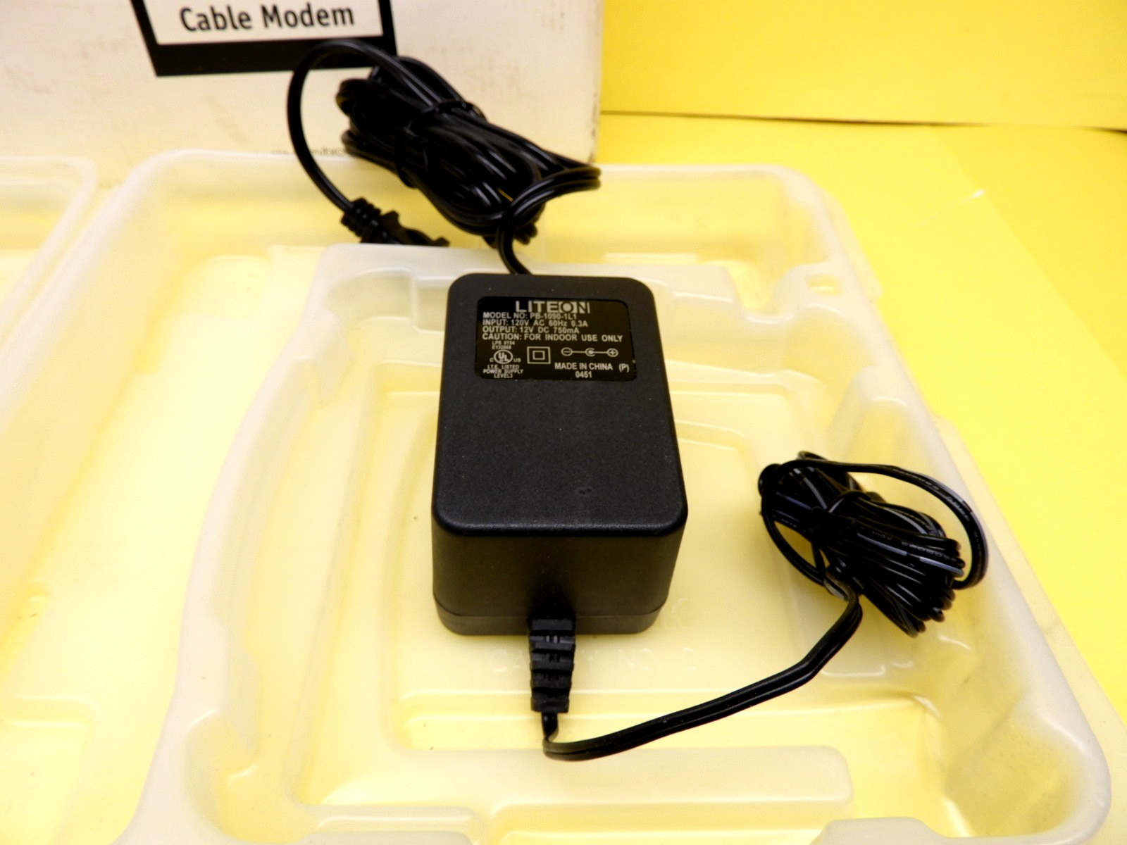MOTORLA MODEL SB5120 SURFBOARD INTERNET CABLE MODEM COMCAST XFINITY 2002 BOXED
