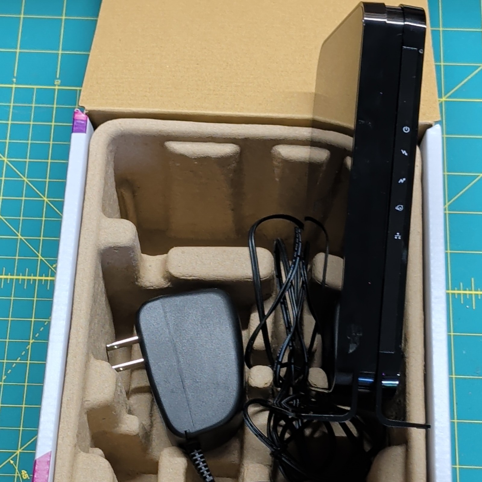 NIB NETGEAR CM500 Cable Modem (CM500100NAS) 680 Mbps with Power & Ethernet Cord