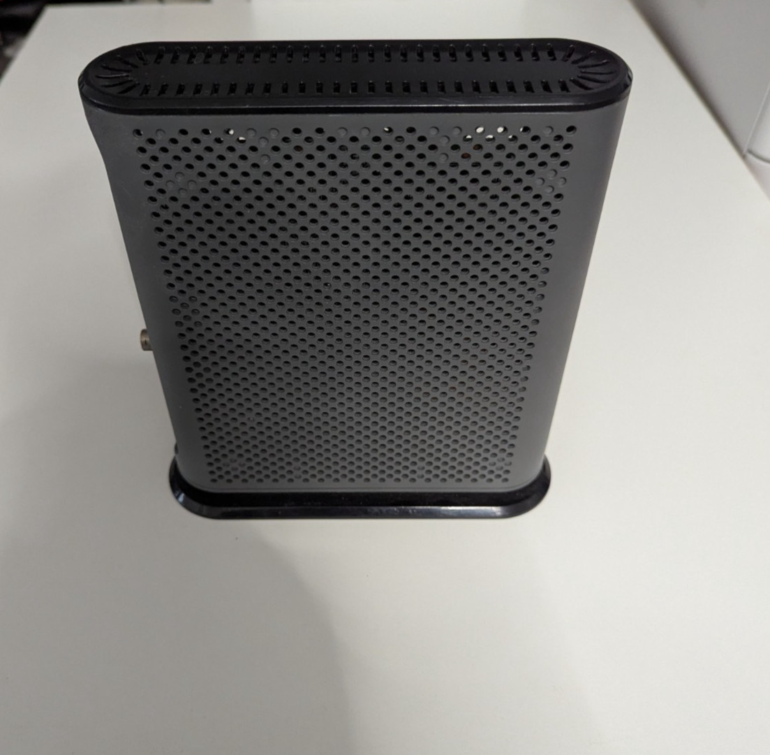 Motorola MB8600 DOCSIS 3.1 Cable Modem Gig-Speed Tested Working CIB W/ Box