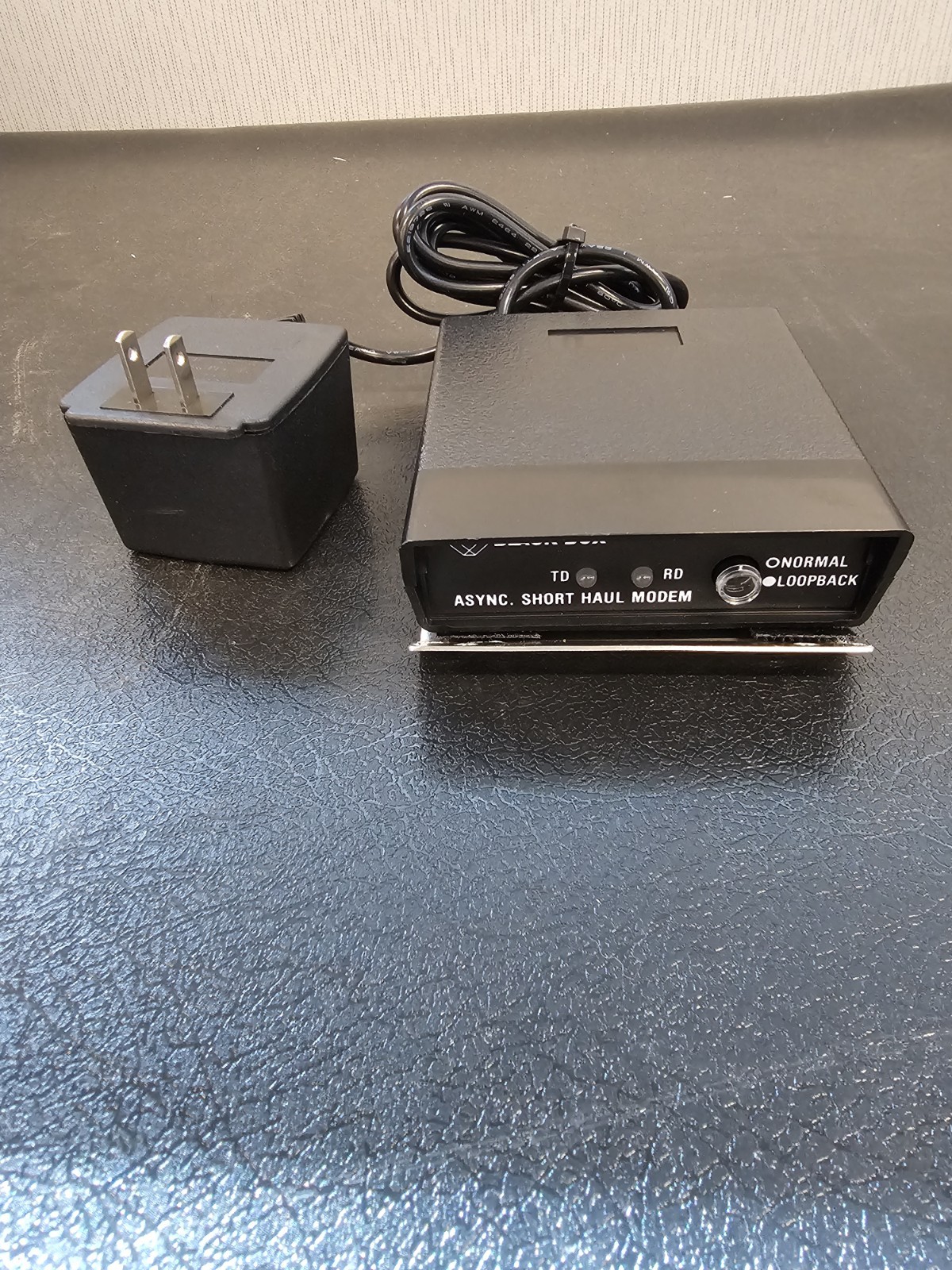 Black Box ME800A Asynchronous Short-Haul Data Modem