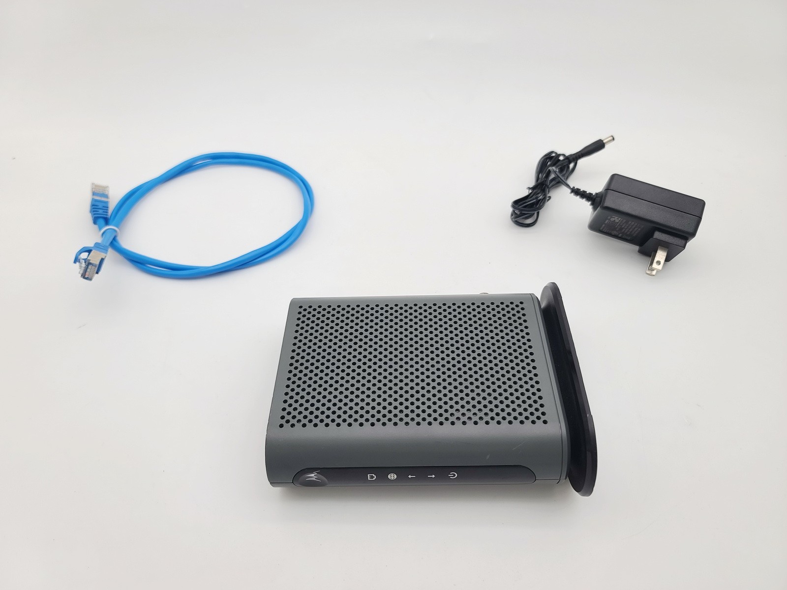 MOTOROLA MB7420 CABLE 16X4 MODEM MODEL 686 MBPS DOCSIS 3.0 W BUNDLE