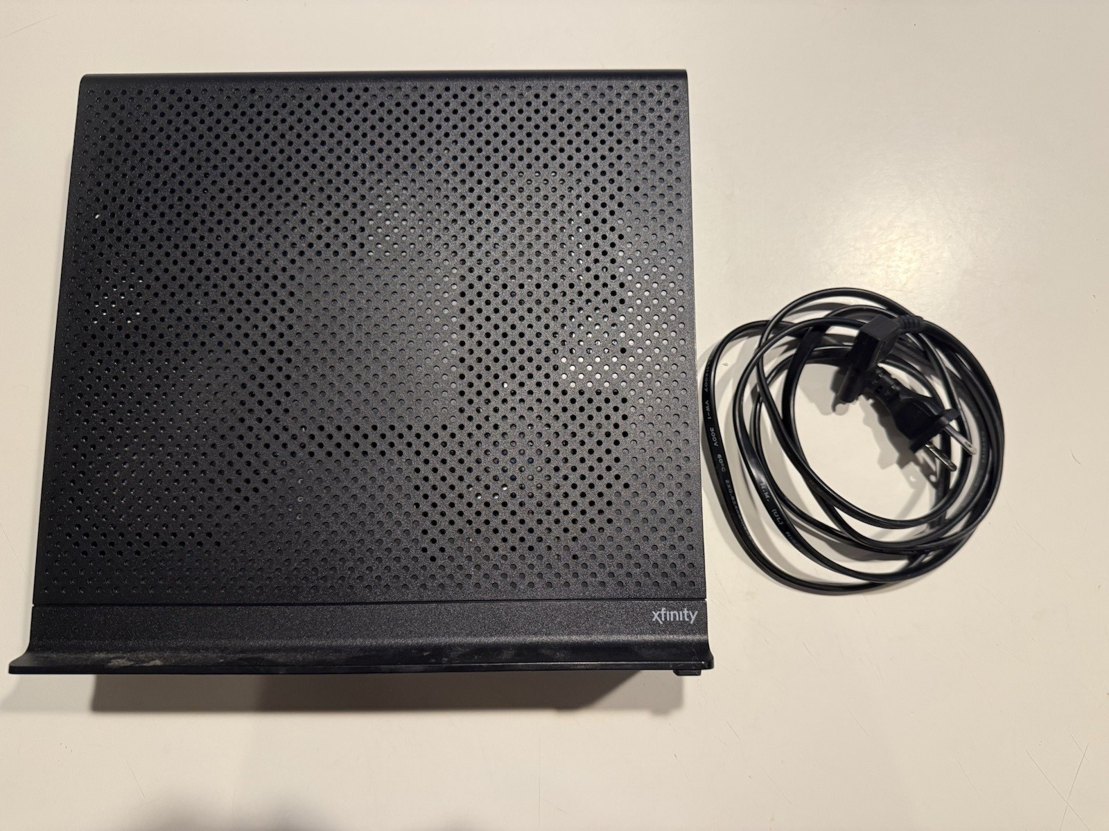 Arris Panoramic TG1682G Dual Band 2.4GHz 5GHz Wireless WiFi Router Cable Modem