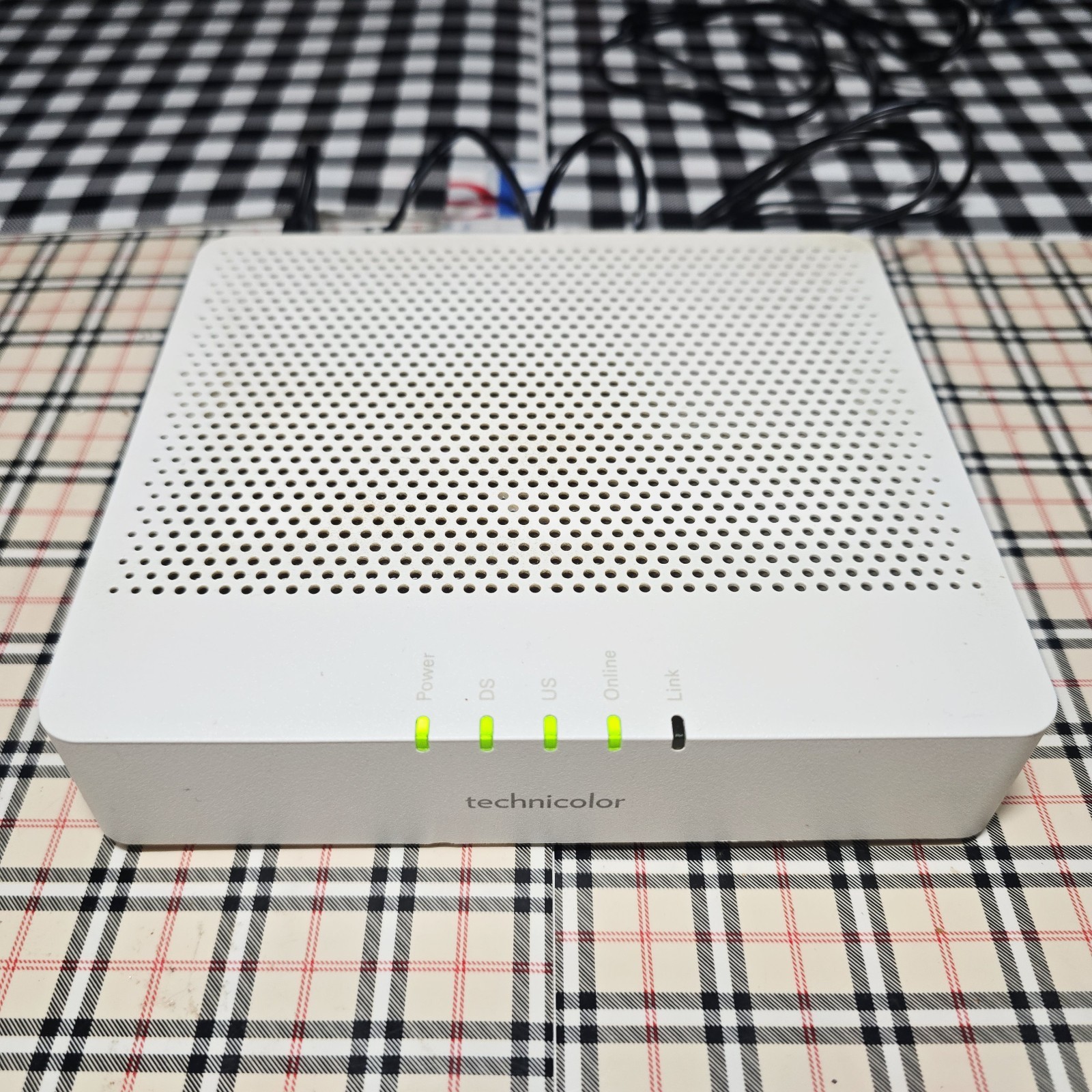 TECHNICOLOR TC4400-AM Ultra Broadband Cable Modem w/ Power Cord