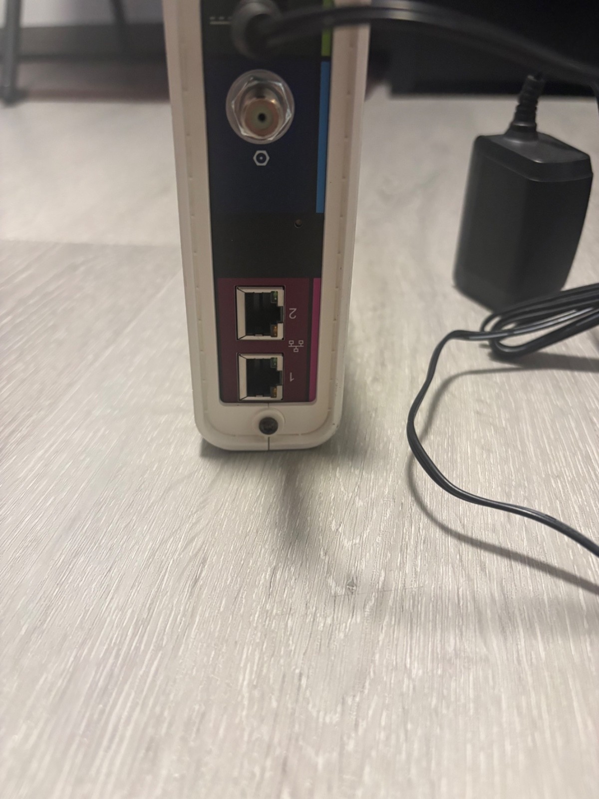 ARRIS SURFboard SB8200 DOCSIS 3.1 Gigabit Cable Modem (Includes Power Adapter)