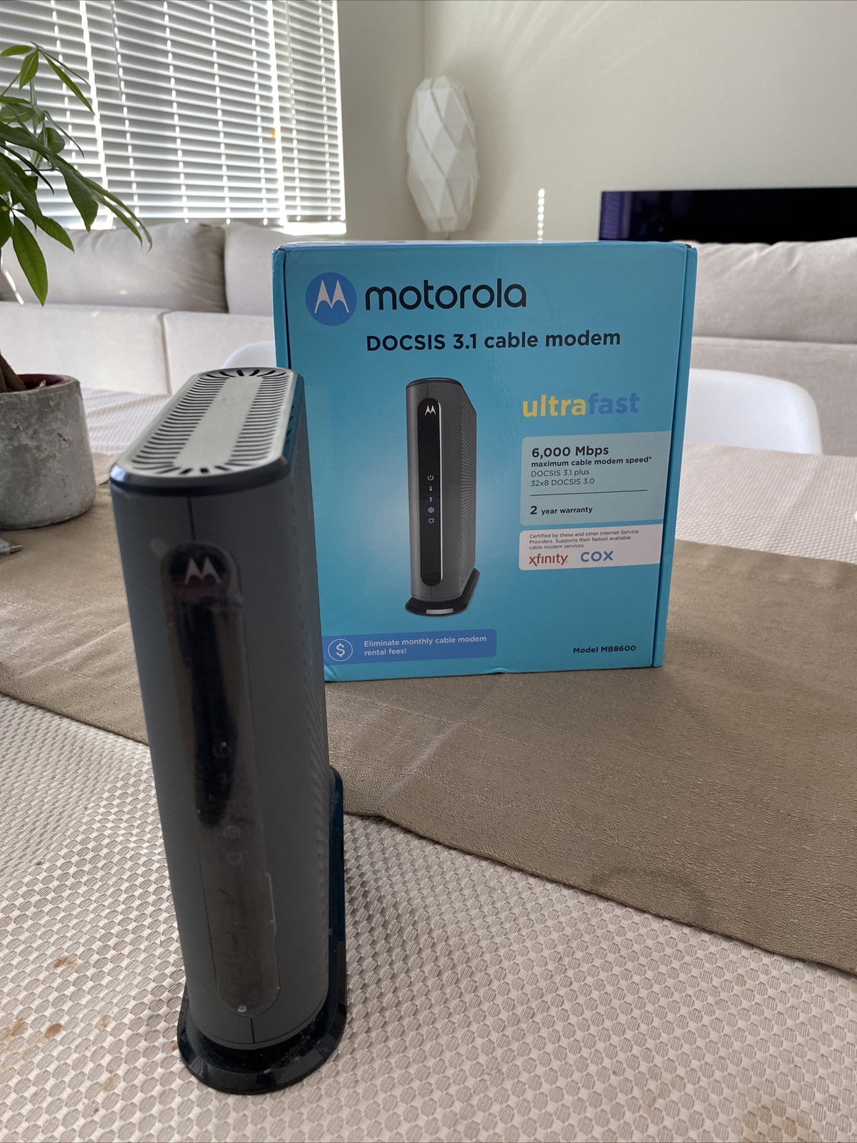 Motorola MB8600 DOCSIS 3.1 Cable – Black