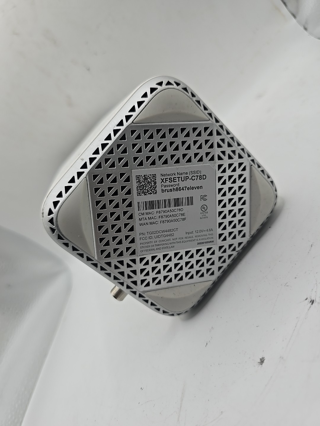 Comcast Xfinity XB7-CM GIGABIT Modem WiFi Router *NO CORDS*