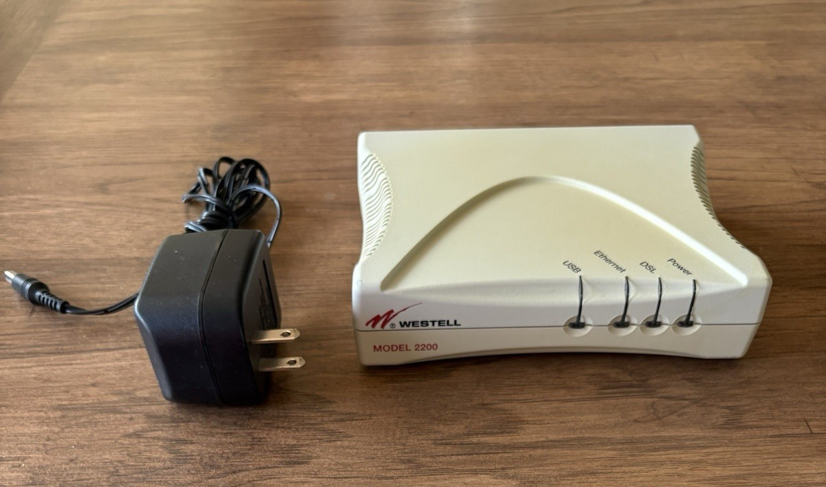 Westell Model 2200 A90-220015-04 DSL Wired Modem Router With Power Cord