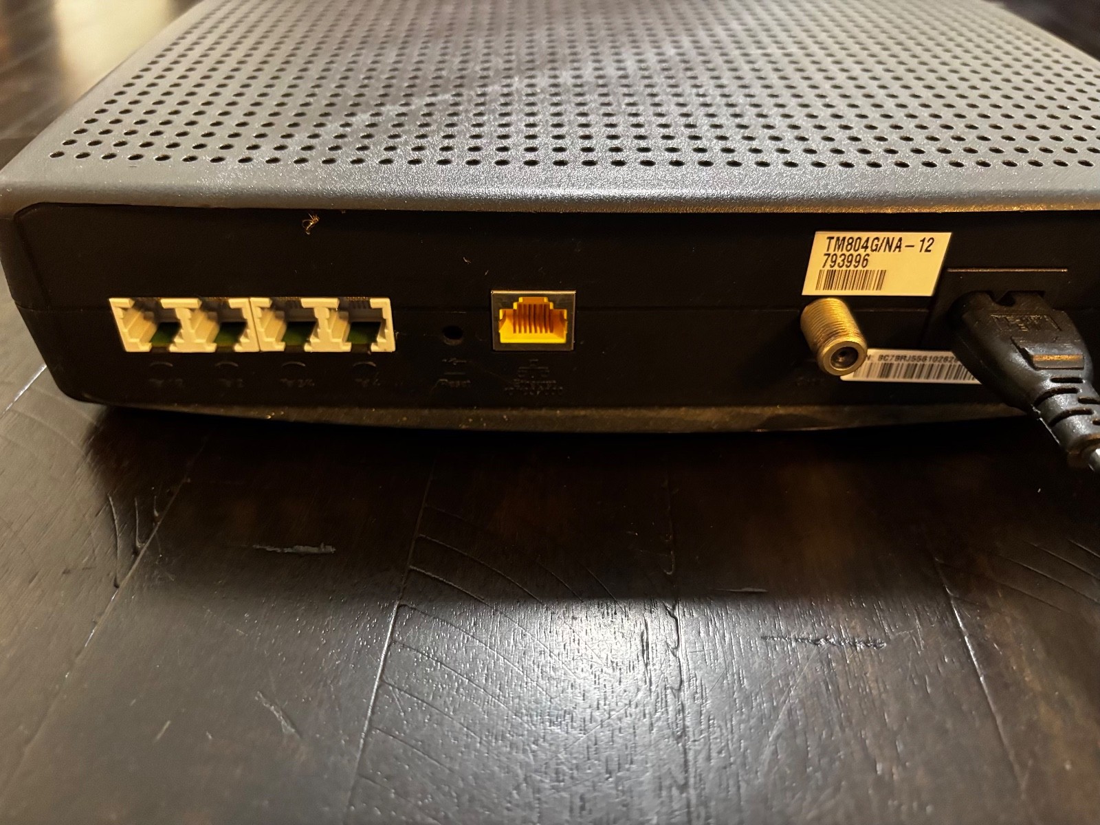 Arris Docsis 3.0 Cable Modem 4 x VoIP Telephony Ports TM804G/NA-12
