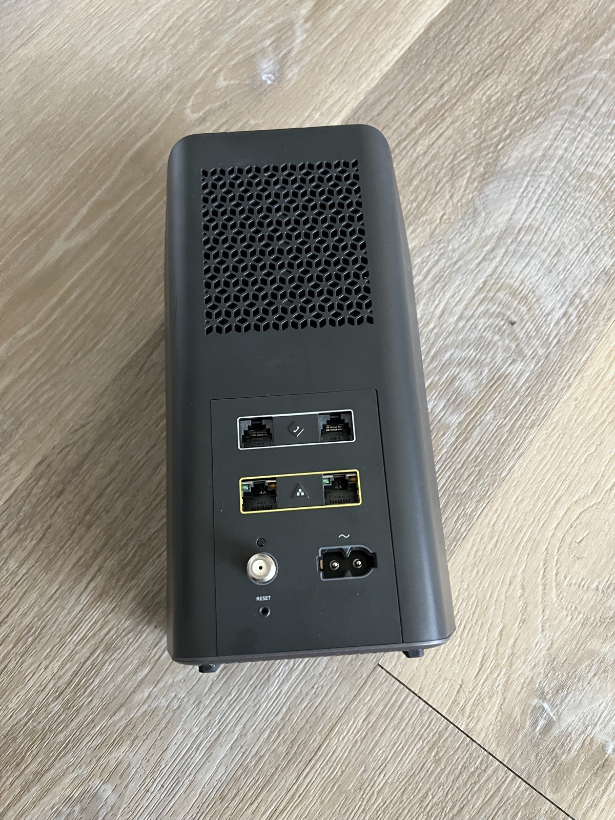 Xfinity XB6-T CGM4140COM WiFi Router & Cable Modem – w/ Power & Coax Cable