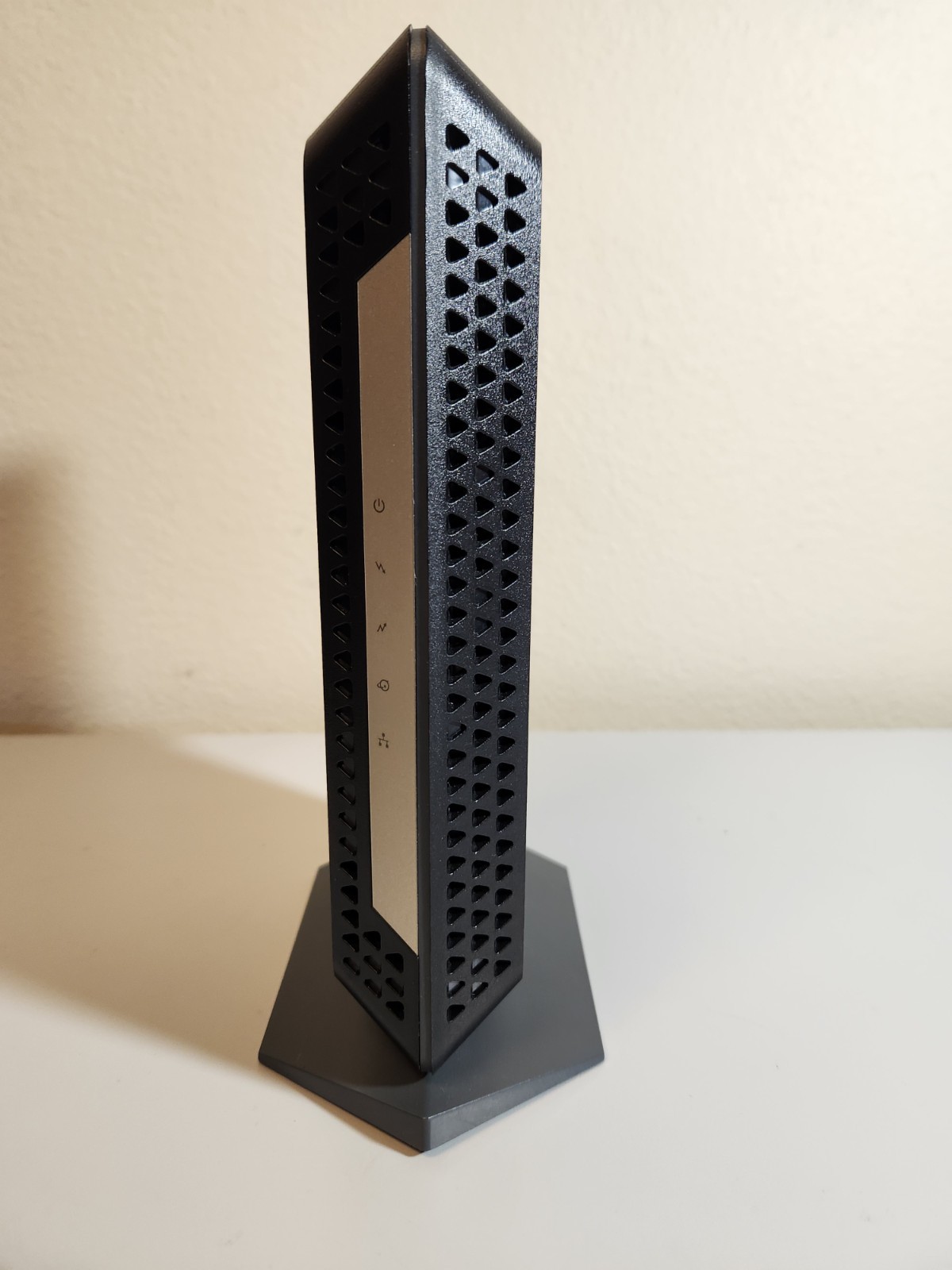 Netgear CM1000v2 DOCSIS 3.1 Cable Modem – No Power Cable