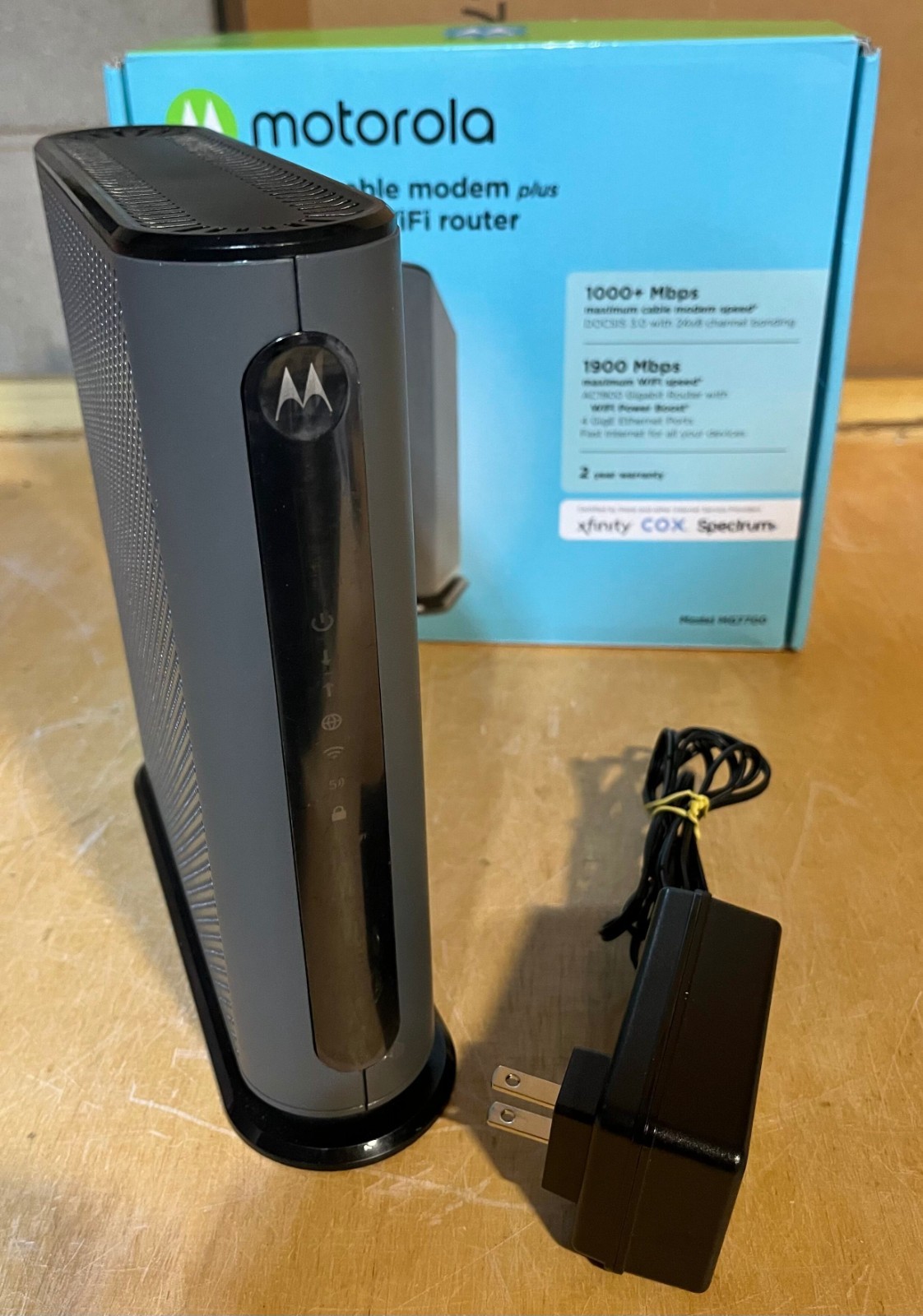 Motorola MG7700 AC1900 Dual-Band DOCSIS 3.0 Cable Modem WiFi Router Combo