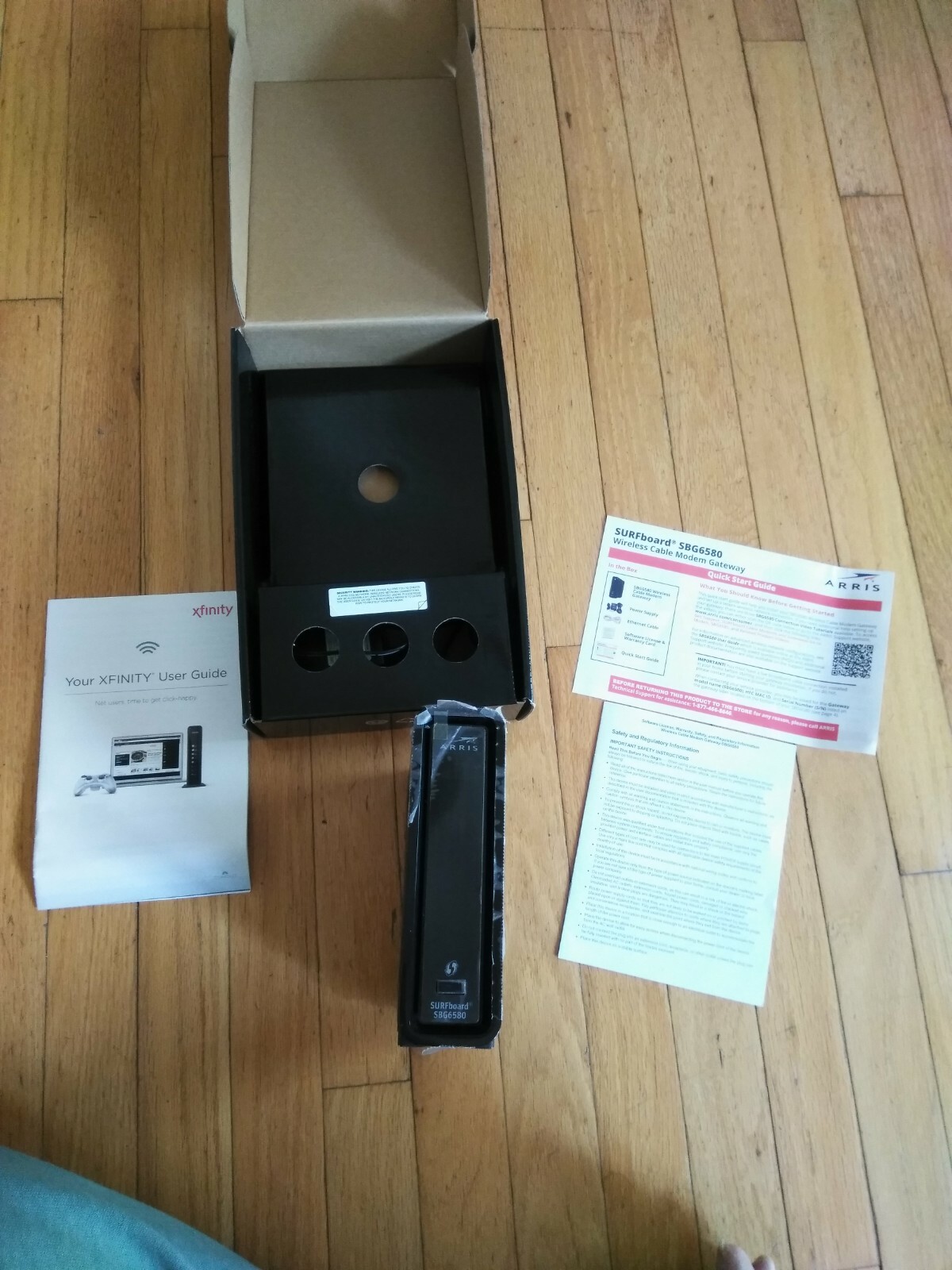 ARRIS SURFboard SBG6580 DOCSIS 3.0Cable Modem/Wi-Fi N3002.4Ghz+N300 Dual Band