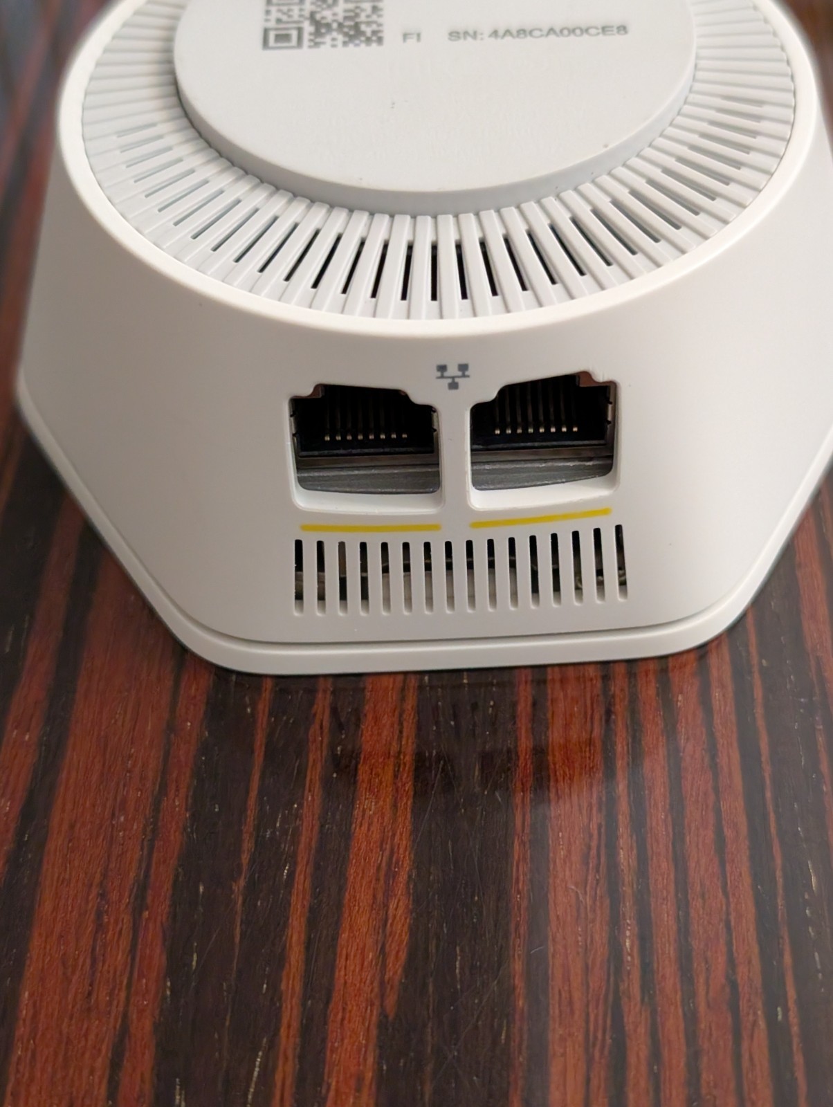 Xfinity Comcast xFi Pod 2nd Gen XE2-SG WiFi Tri-Band Network Extender