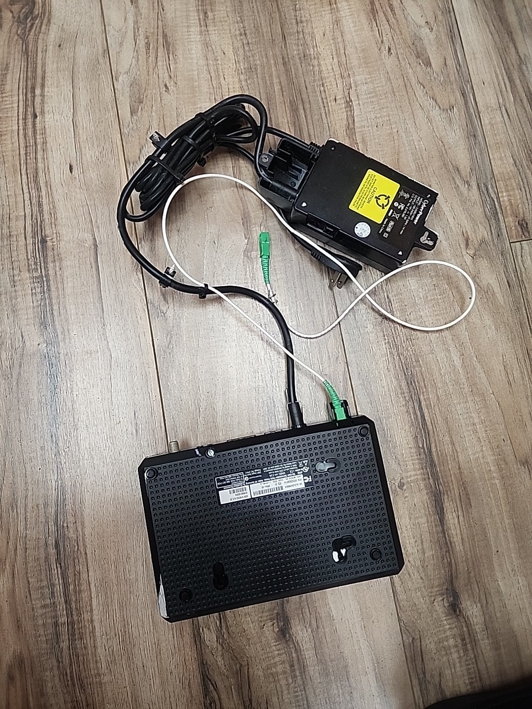 Verizon FIOS Optical Network Terminal G-211M-C Modem & Power Supply