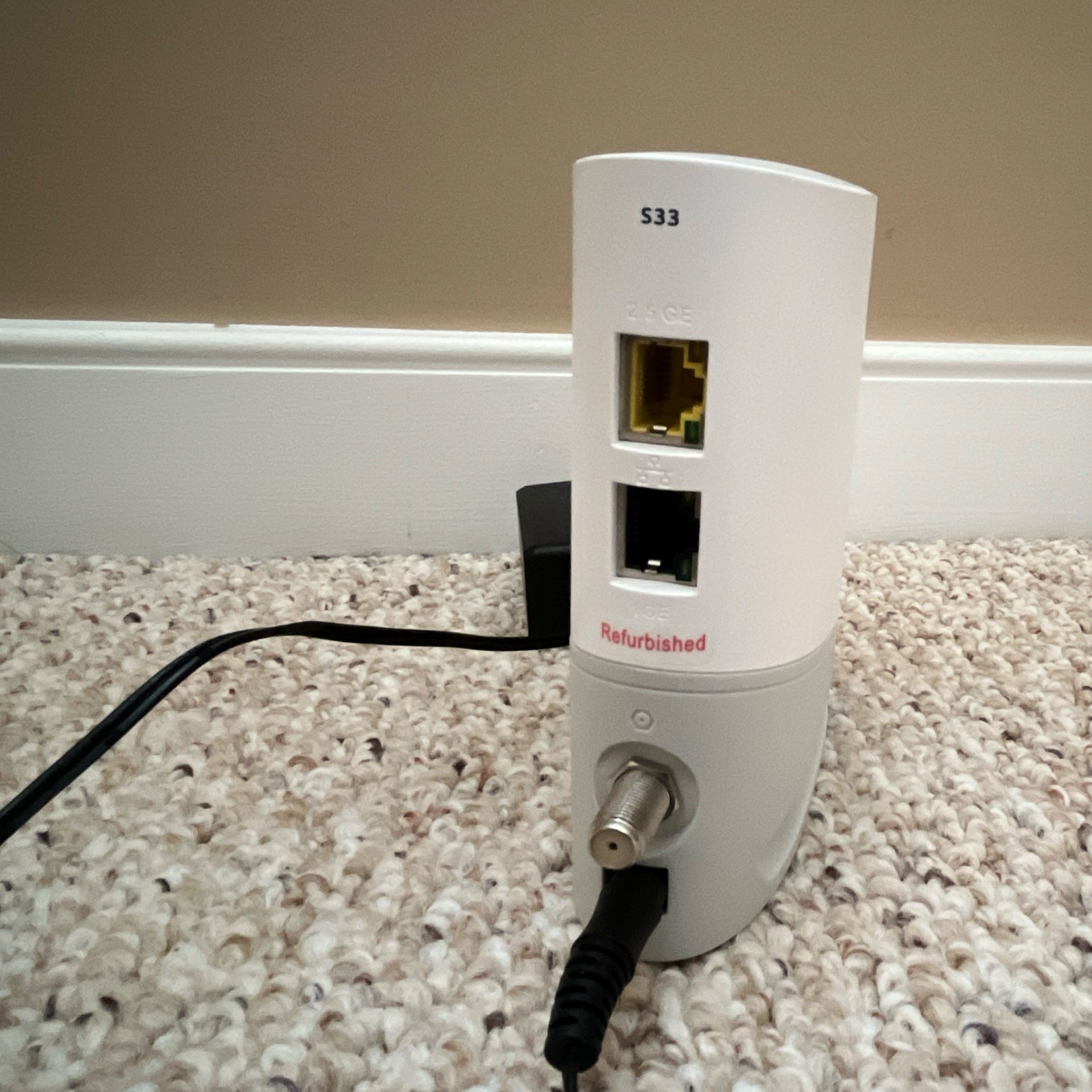 ARRIS SURFboard S33 DOCSIS 3.1 Cable Modem 2.5Gbps Dual Ethernet White