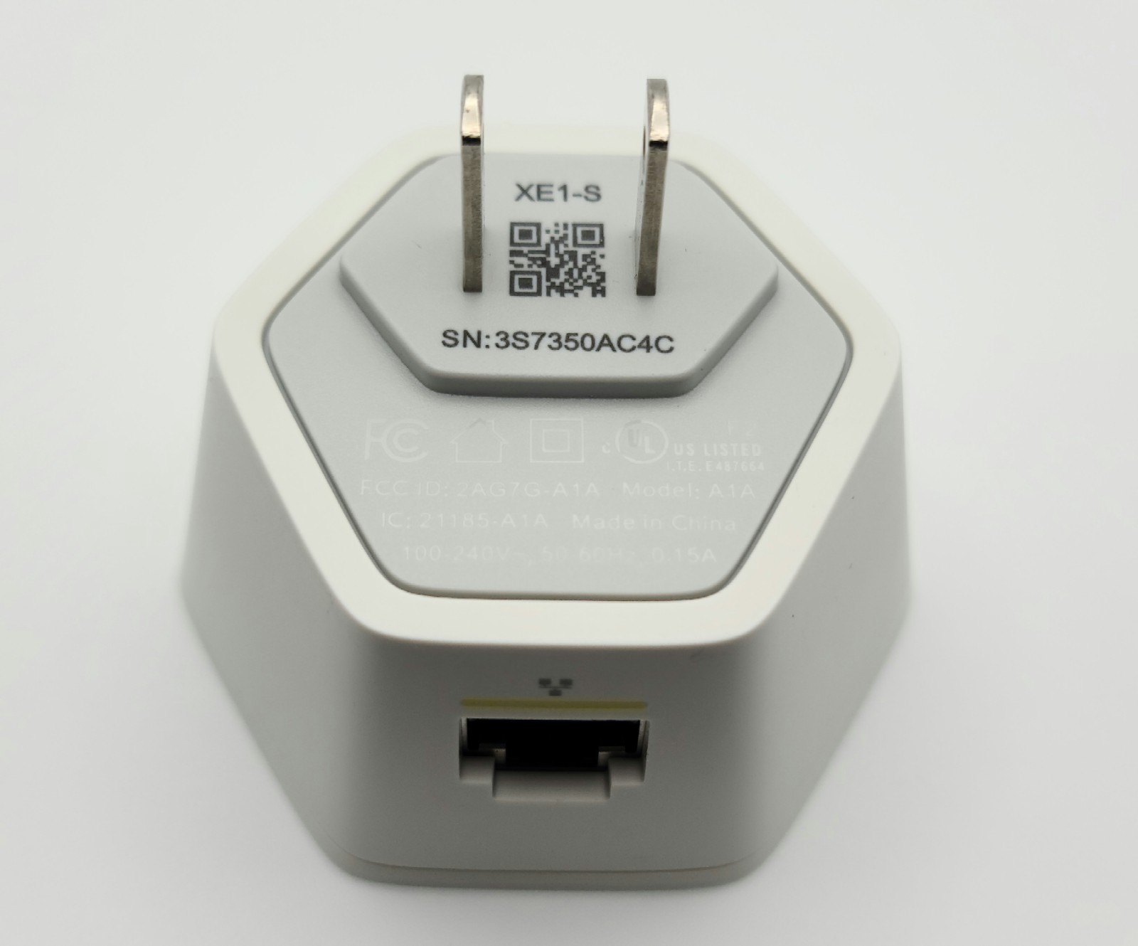 Single Xfinity xFi Pods WiFi Range Extender 1st Generation XE1-S
