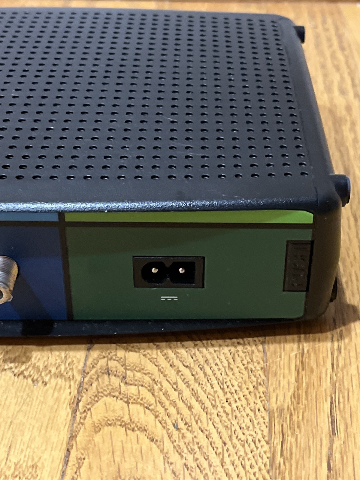 ARRIS SURFboard SBV3202 32×8 Docsis 3.0 Black Cable Modem Computer Internet