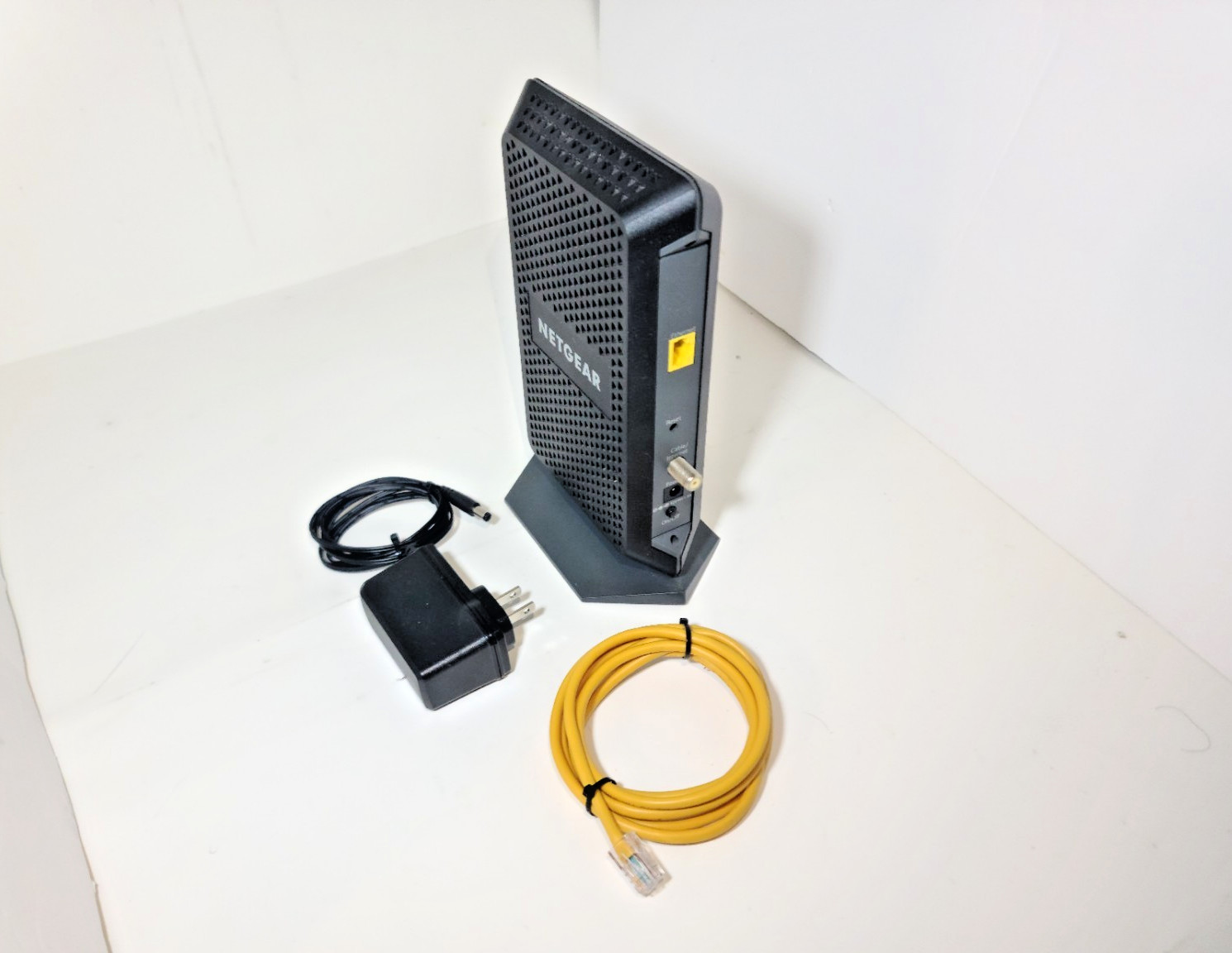 Netgear CM600 DOCSIS 3.0 Cable Modem – Tested, Complete