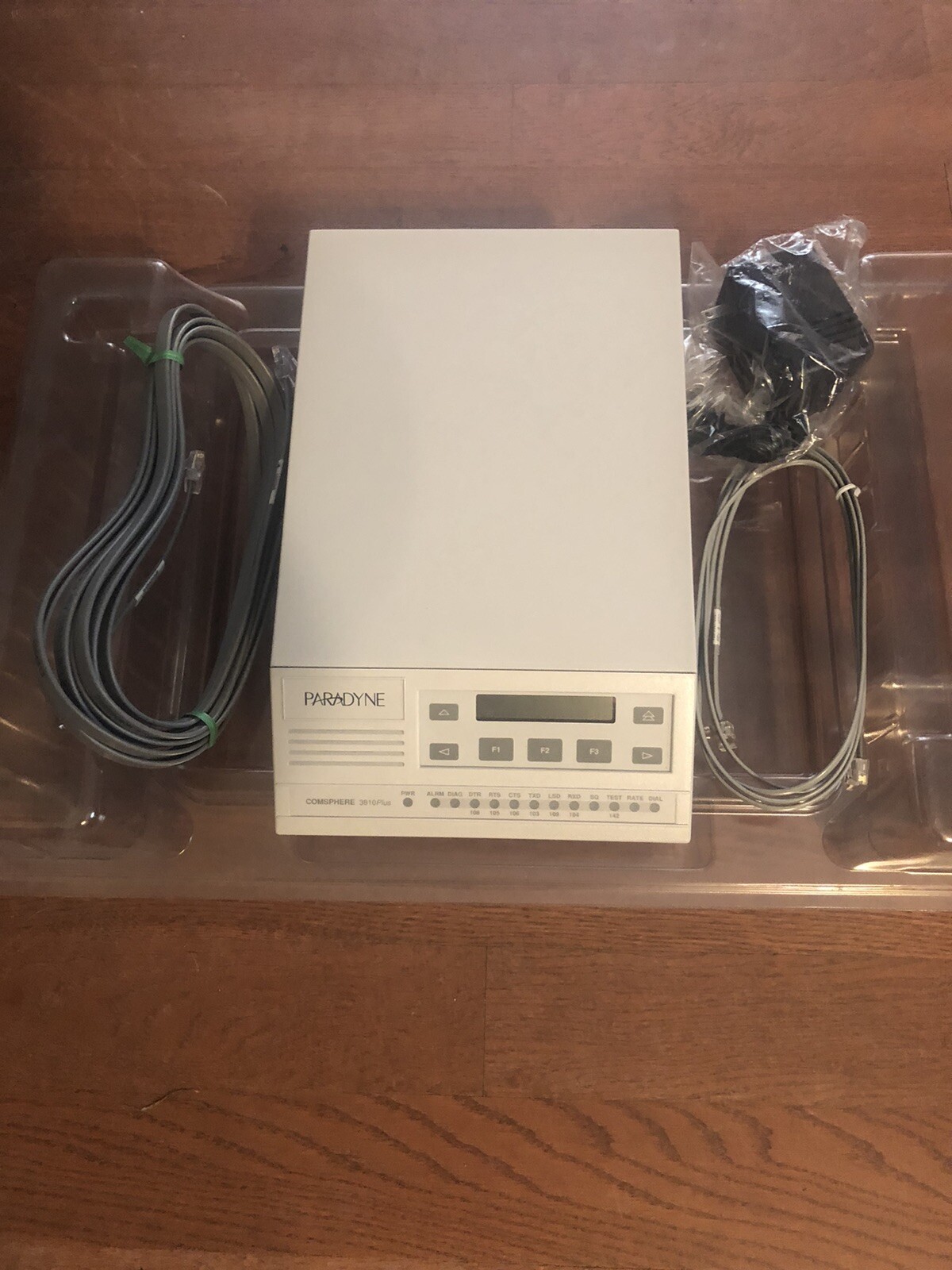 NEW PARADYNE COMSHERE 3800 PLUS MODEMS MODEM 3980-A2-201