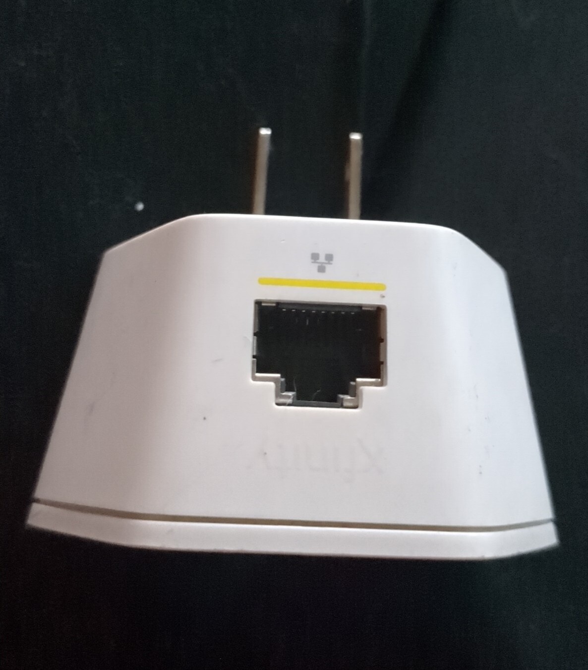 (1) Xfinity xFi Pod WiFi Network Range Extender, 1st Gen, XE1-S