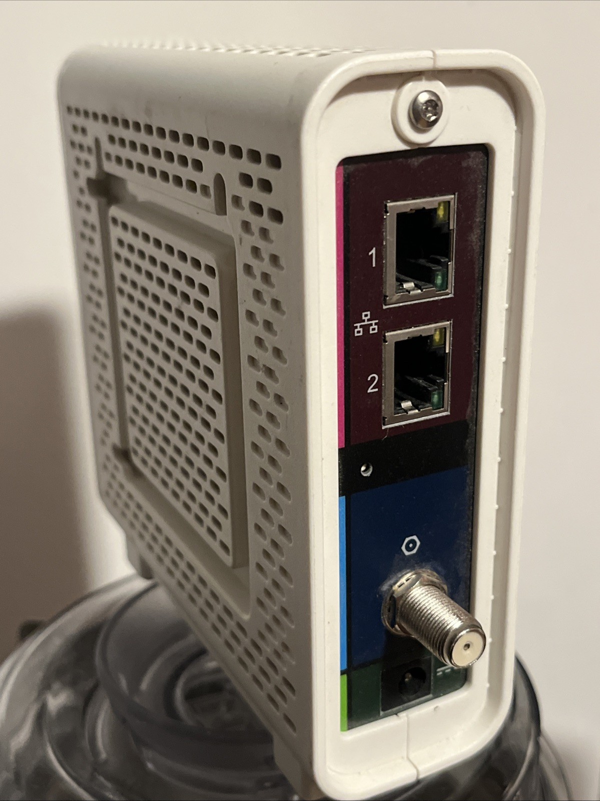 ARRIS SURFboard SB8200 DOCSIS 3.1 10 Gbps Cable Modem