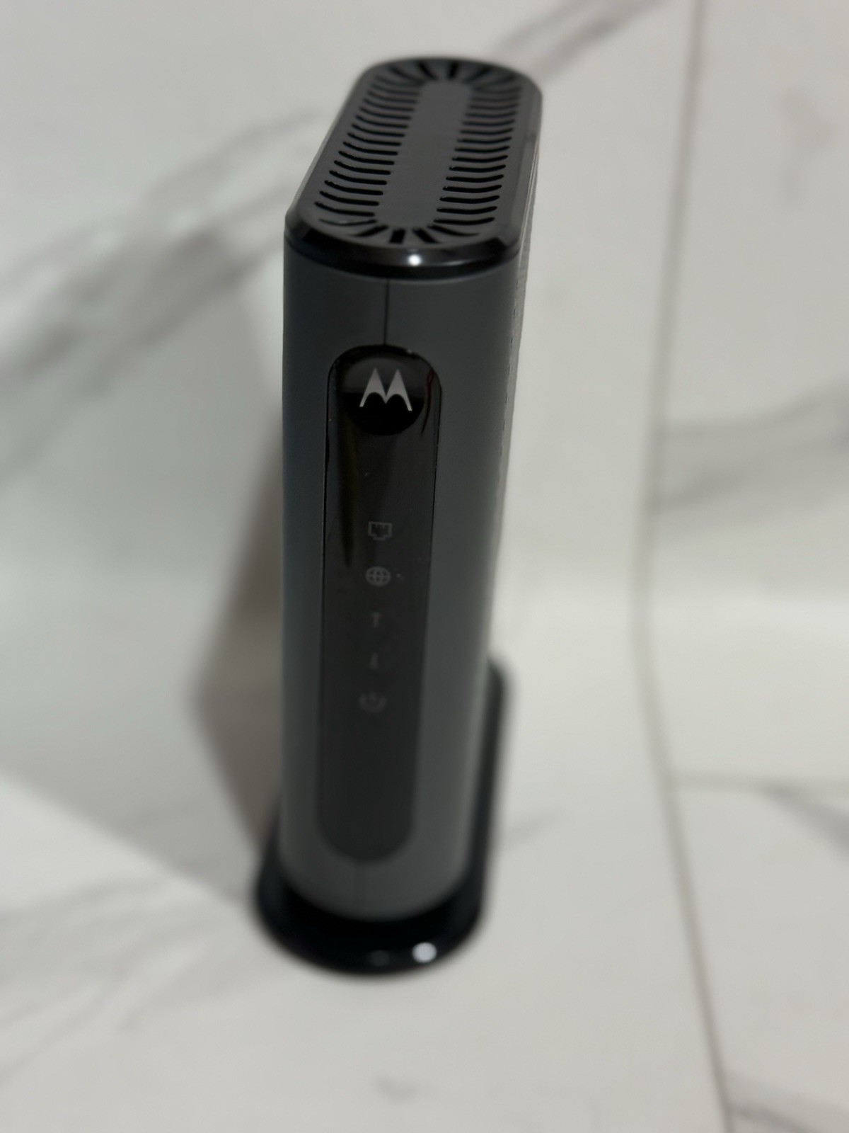 Motorola MB7420-10 16×4 686 Mbps DOCSIS 3.0 Cable Modem New Open Box